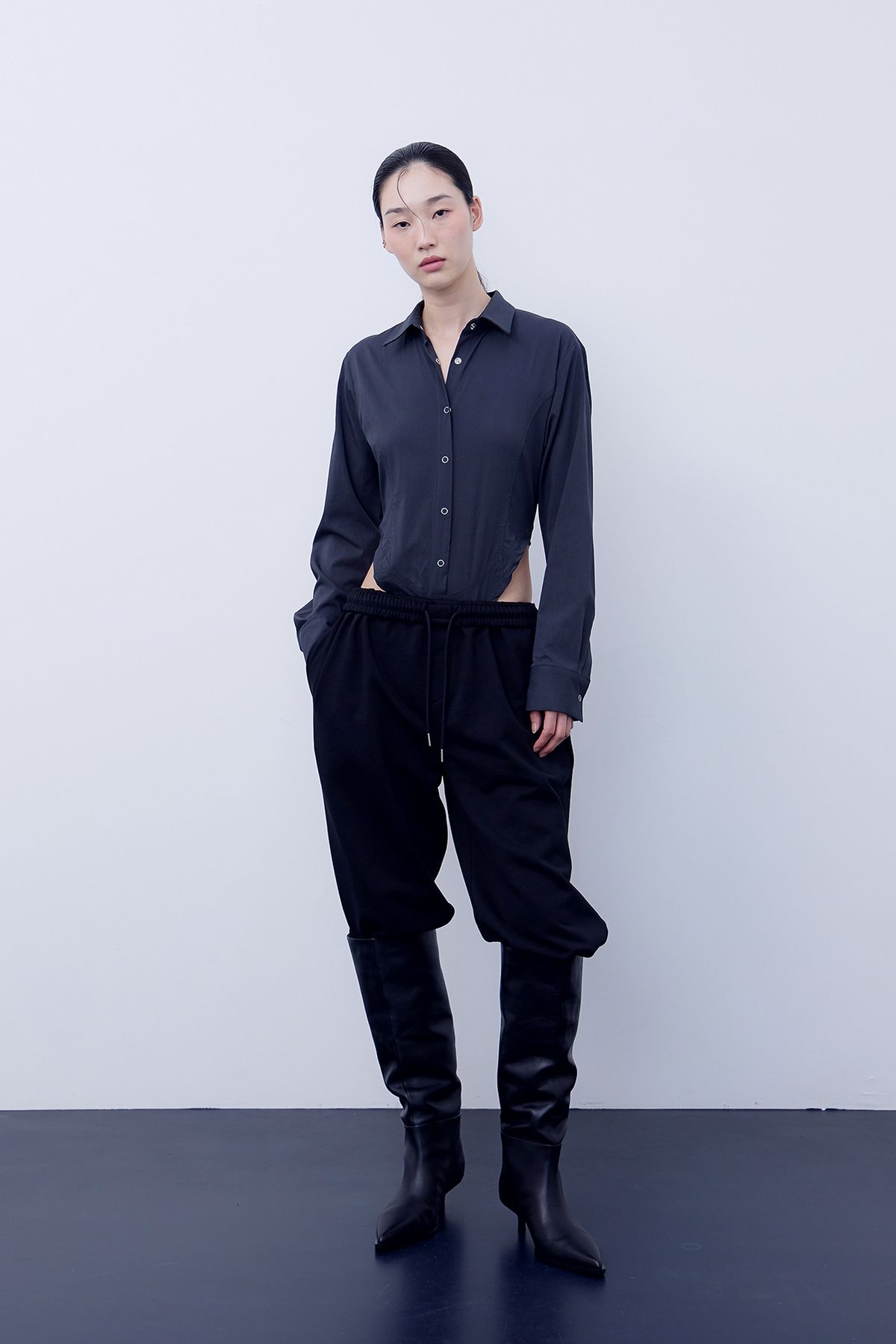 노 엑스트라 터치(NO EXTRA TOUCH) Easy Sweat Pants (black) / 25SPPT007BK