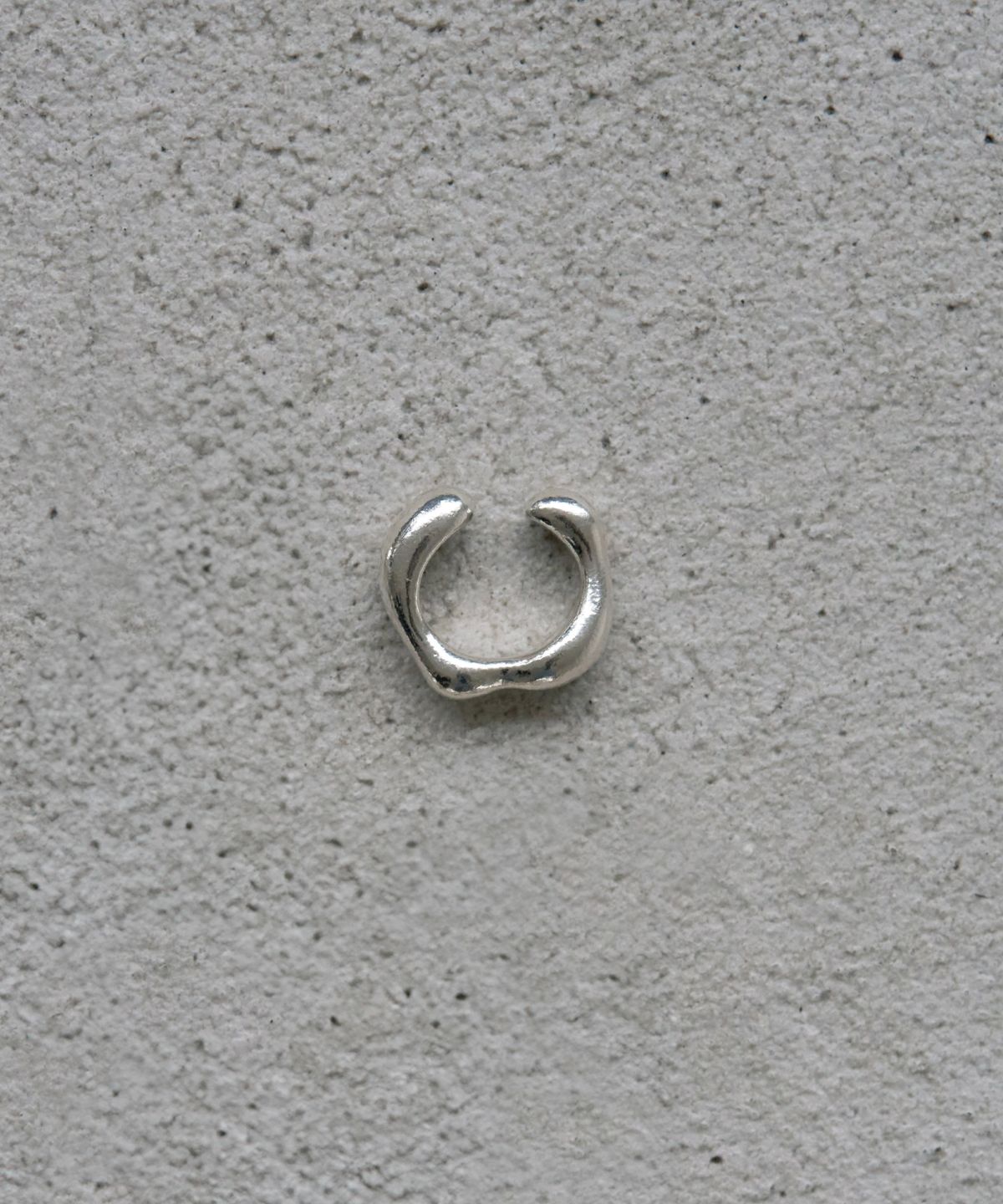 투쉐이드(TOUCHÉD) PEBBLE EARCUFF 02