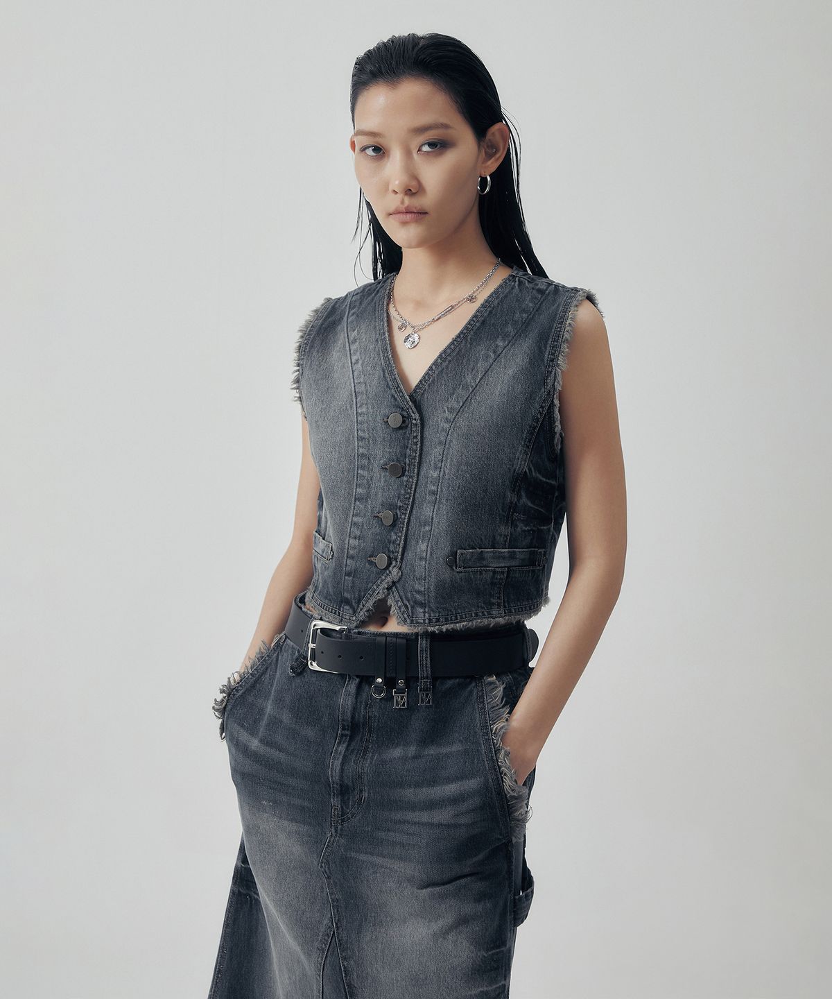 트리밍버드(TREEMINGBIRD) Vintage Frayed Denim Set-up Vest [ Navy ]