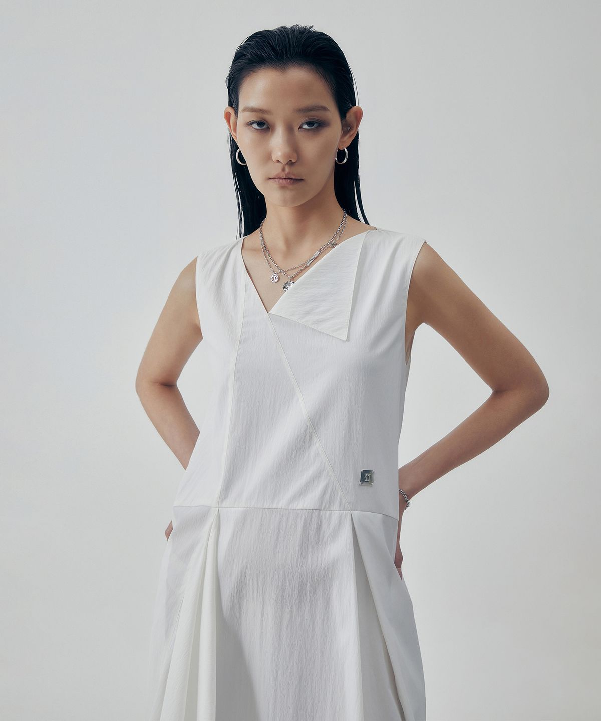 트리밍버드(TREEMINGBIRD) Overlay Draped Sleeveless One-piece [ White ]