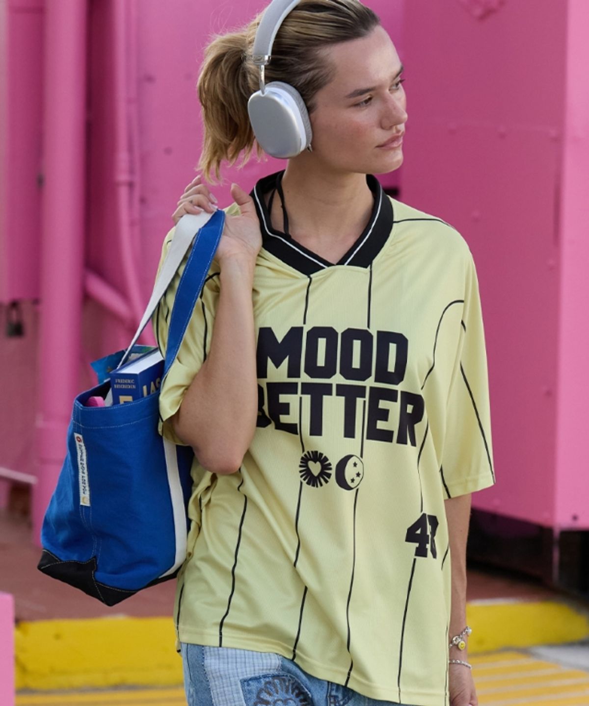 무드베러(MOODBETTER) LOGO FOOTBALL JERSEY T SHIRTS BUTTER