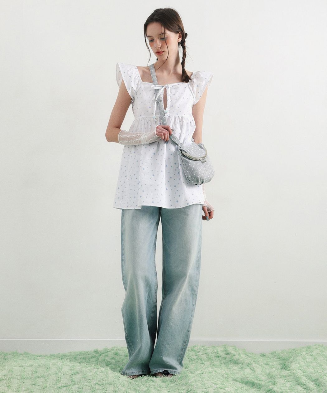 MUSINSA | BADBLUE Dot Cozy Bao Bag Gray