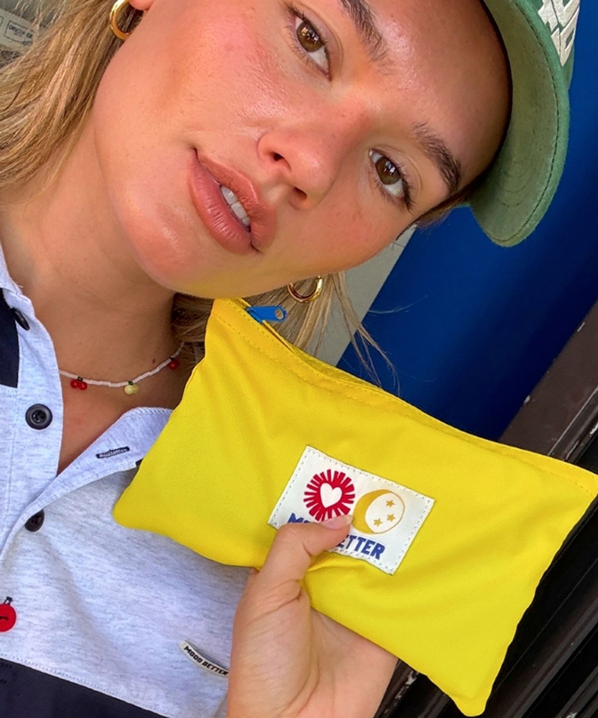 무드베러(MOODBETTER) LABEL POUCH YELLOW