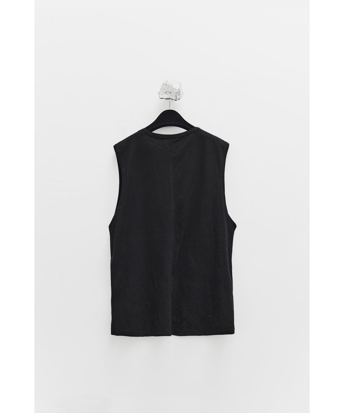 유스(YOUTH) Cut-off Slit Sleeveless - Black