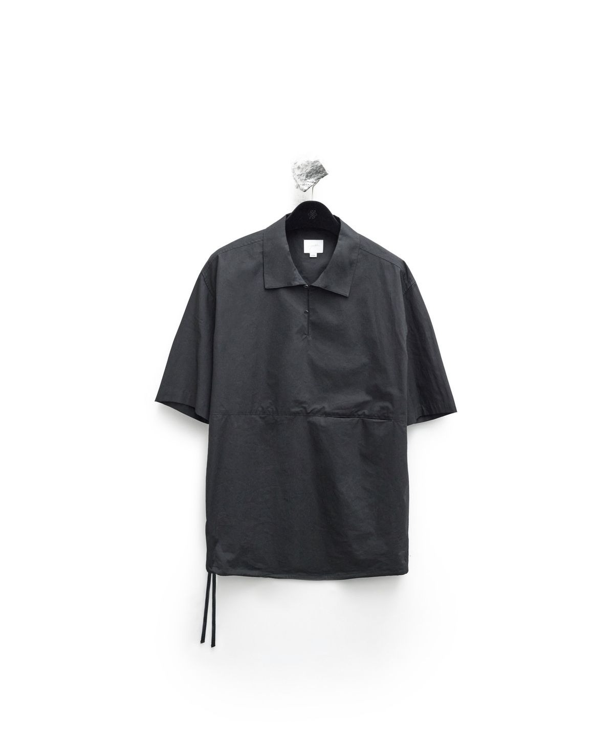 유스(YOUTH) Capri Half Shirt - Black