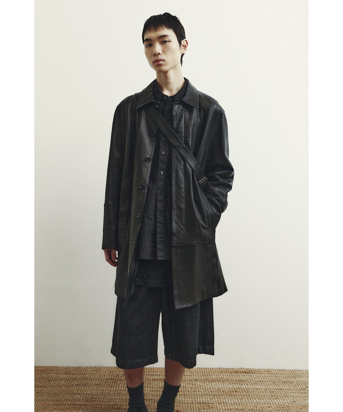 유스(YOUTH) Wide Half Denim Pants - Washed Black