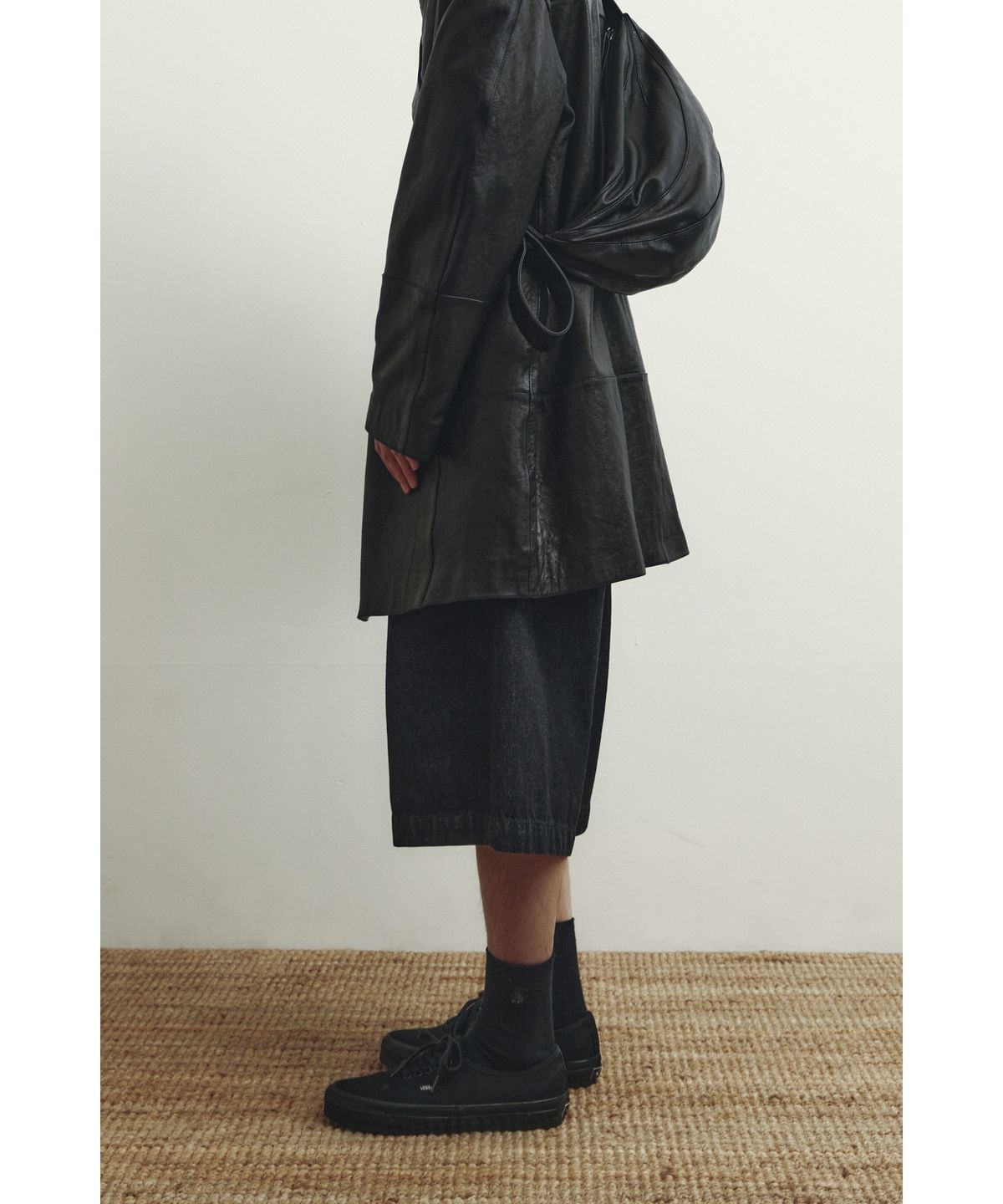 유스(YOUTH) Wide Half Denim Pants - Washed Black