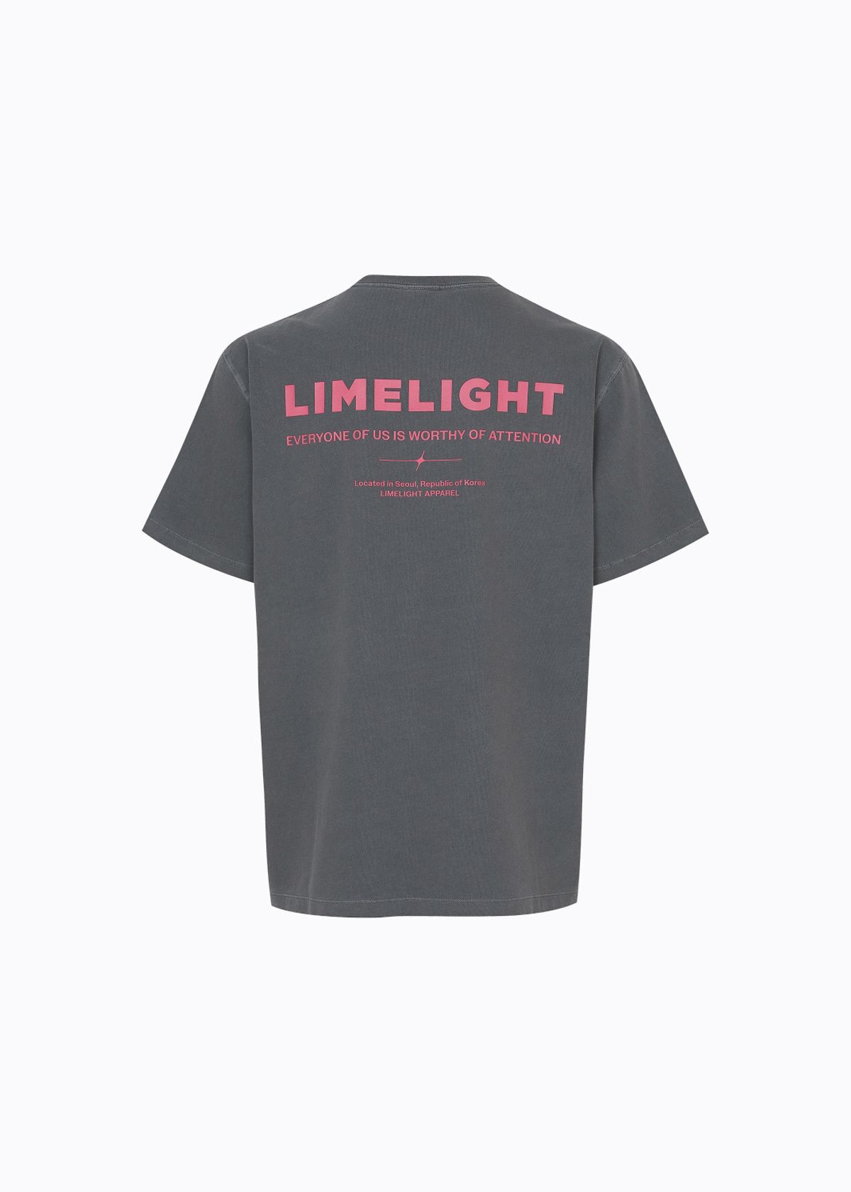 라임라잇 어패럴(LIMELIGHT APPAREL) 어패럴 피그먼트 백 로고 티셔츠 (차콜/핑크)