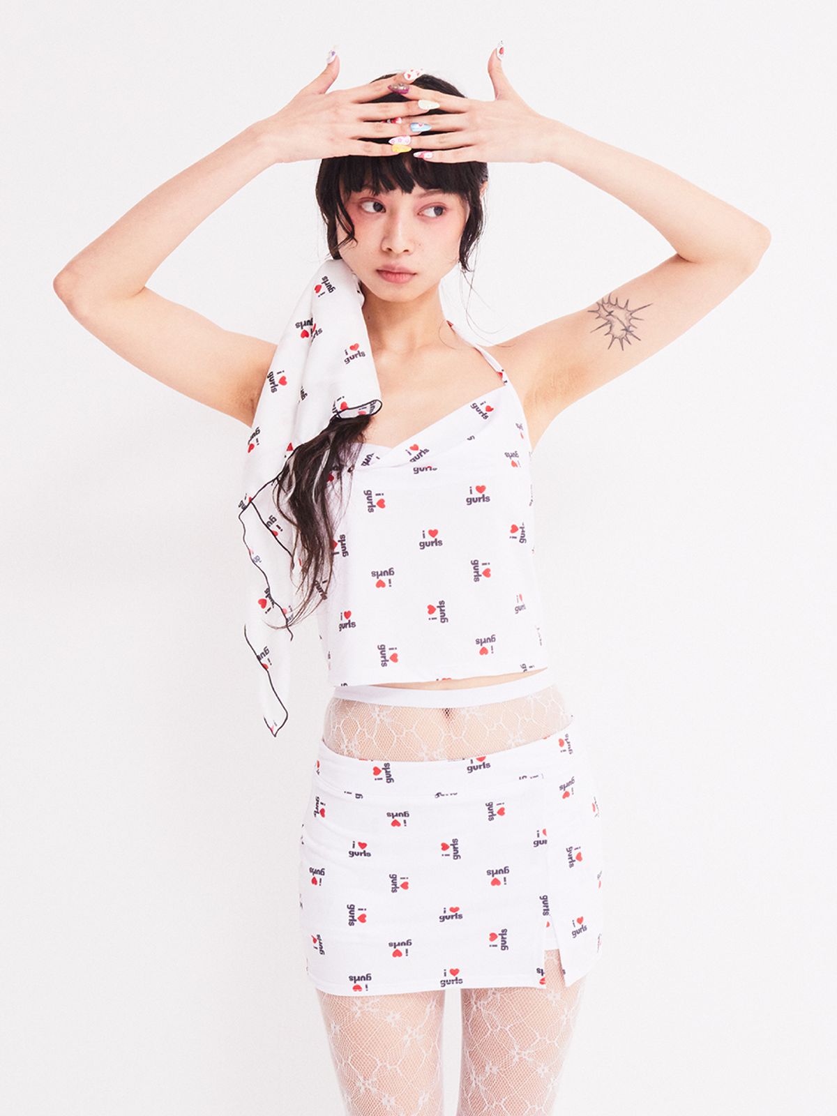 에즈이프 캘리(ASIF CALIE) LOVE GURLS GRAPHIC HALTERNECK SLEEVELESS WHITE