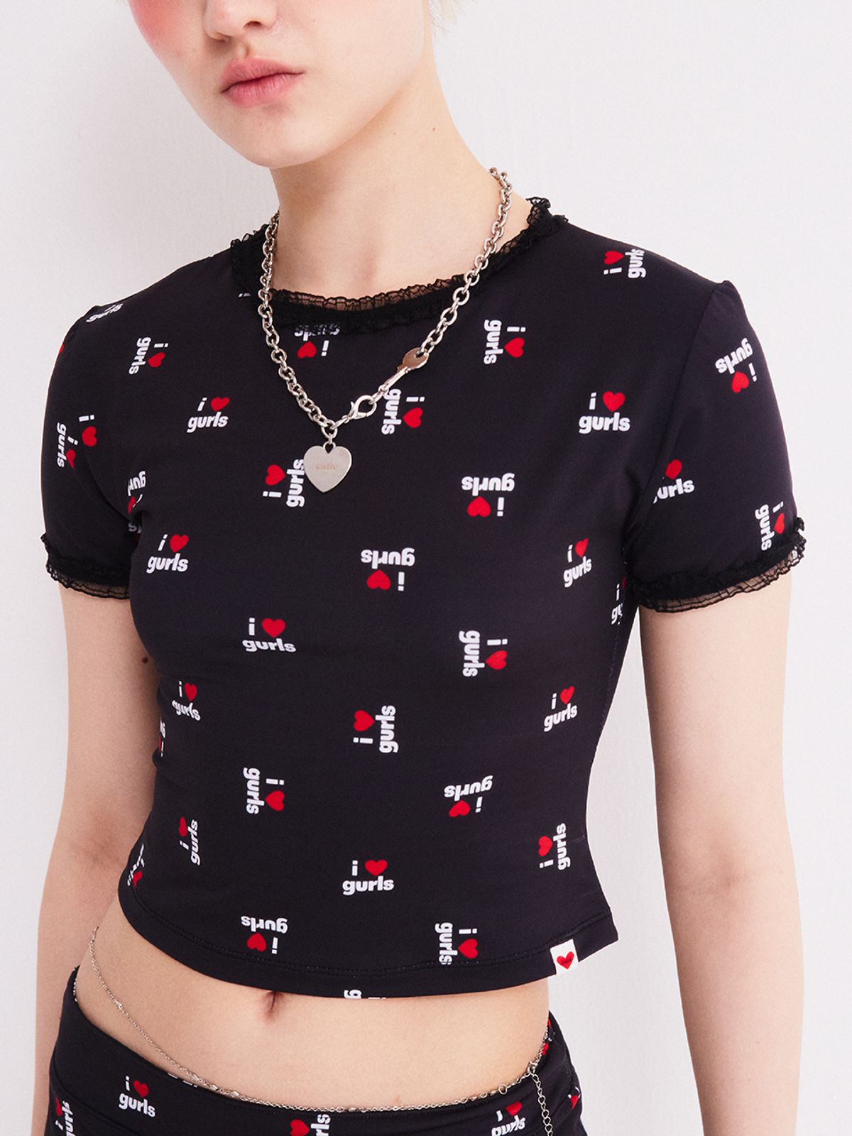 에즈이프 캘리(ASIF CALIE) LOVE GURLS GRAPHIC CROP T-SHIRT BLACK