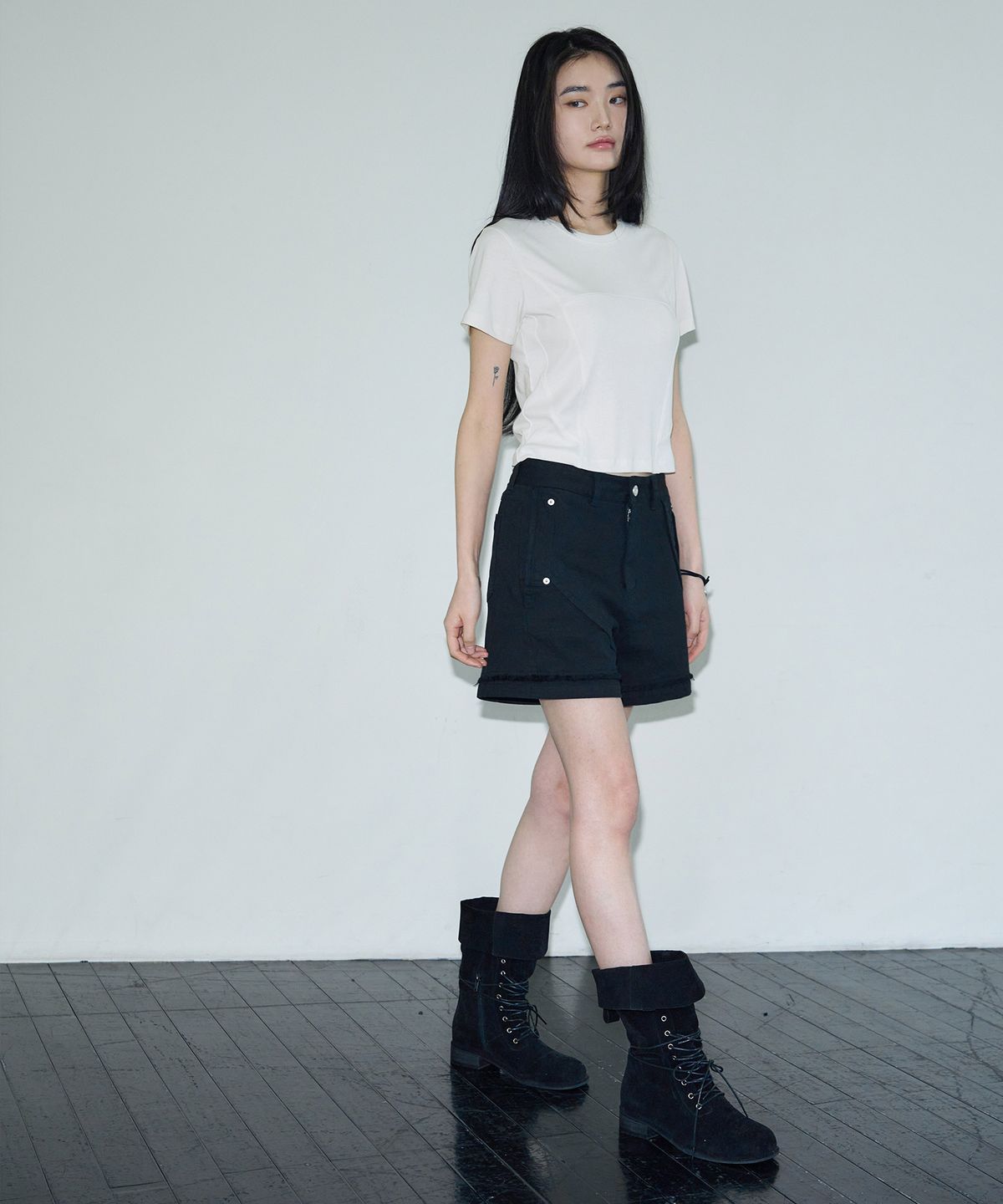 시스에이(SIS A) 컷아웃 라인 코튼 하프 팬츠 [black]