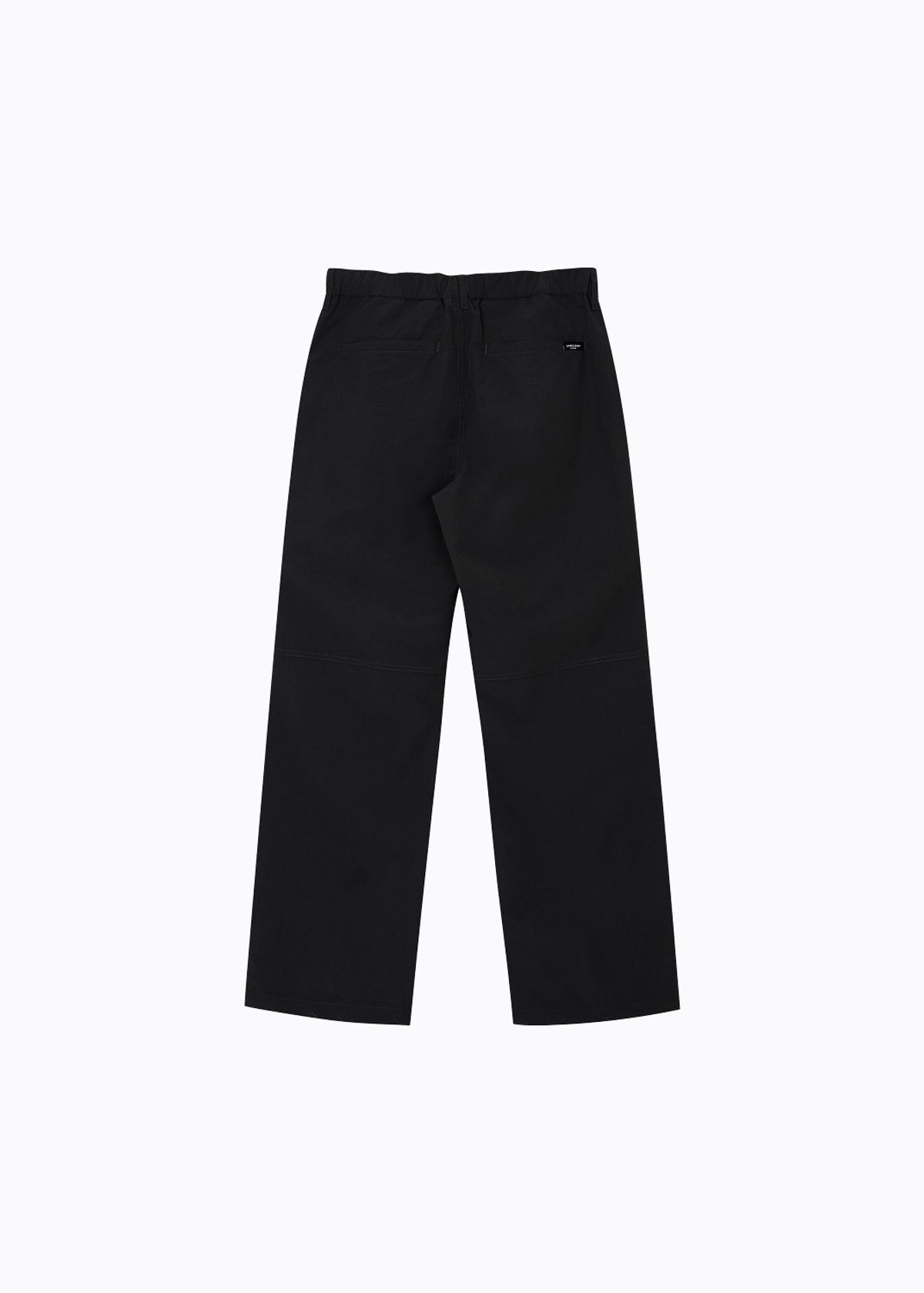 라임라잇 어패럴(LIMELIGHT APPAREL) 어패럴 스탠다드 핏 나일론 팬츠 (블랙)