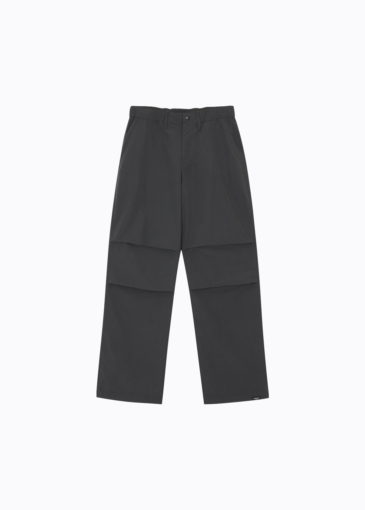 라임라잇 어패럴(LIMELIGHT APPAREL) 어패럴 스탠다드 핏 나일론 팬츠 (차콜)