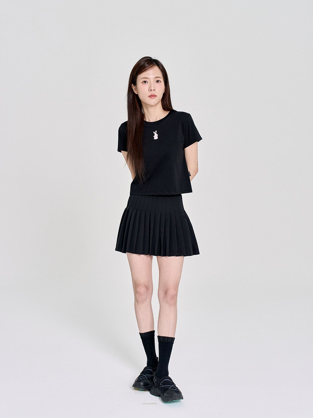 로시야(ROSIYA) 미니 리본 래빗 크롭티셔츠 / 블랙