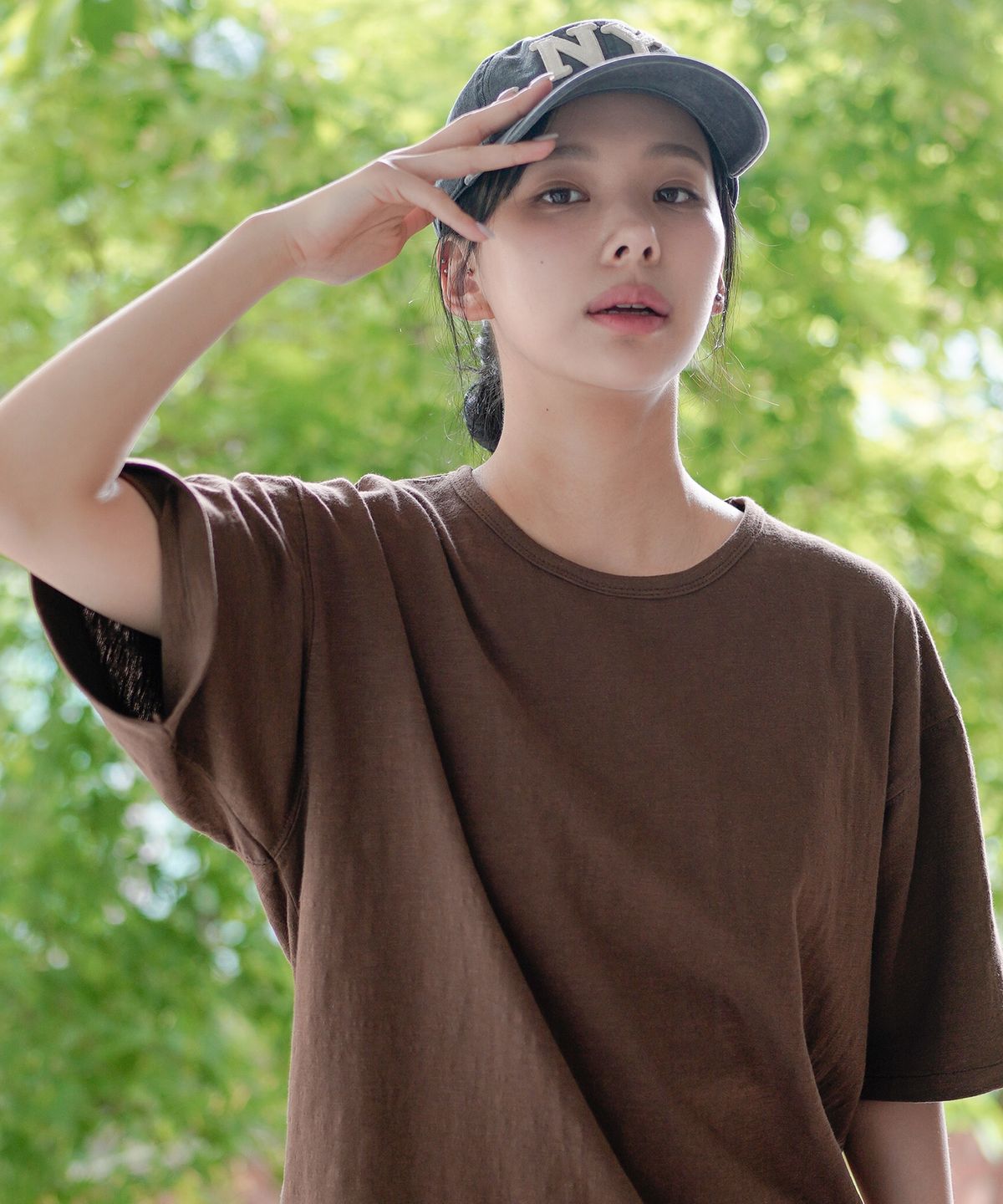 제멋(JEMUT) 슬럽 하프U넥 반팔티셔츠 브라운 OYST2636