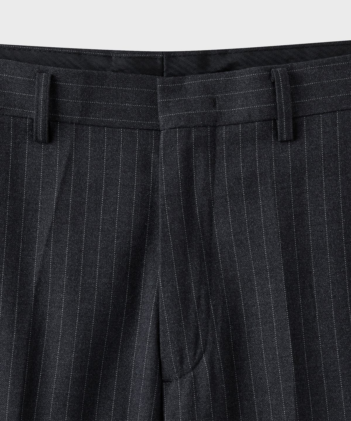 브랜디드(BRANDED) ESSENTIAL WIDE SLACKS [CHARCOAL STRIPE]