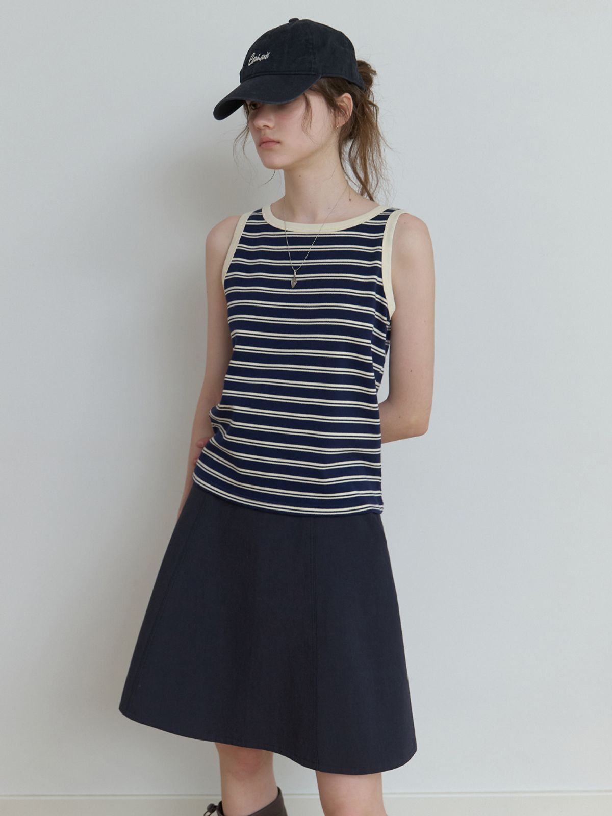 더미튼(THEMITTEN) Bask stripe sleeveless (navy)
