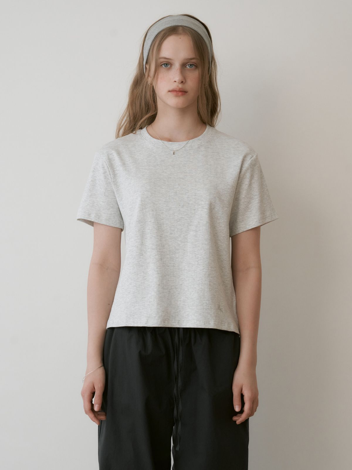 더미튼(THEMITTEN) Foyer half t-shirt (melange gray)