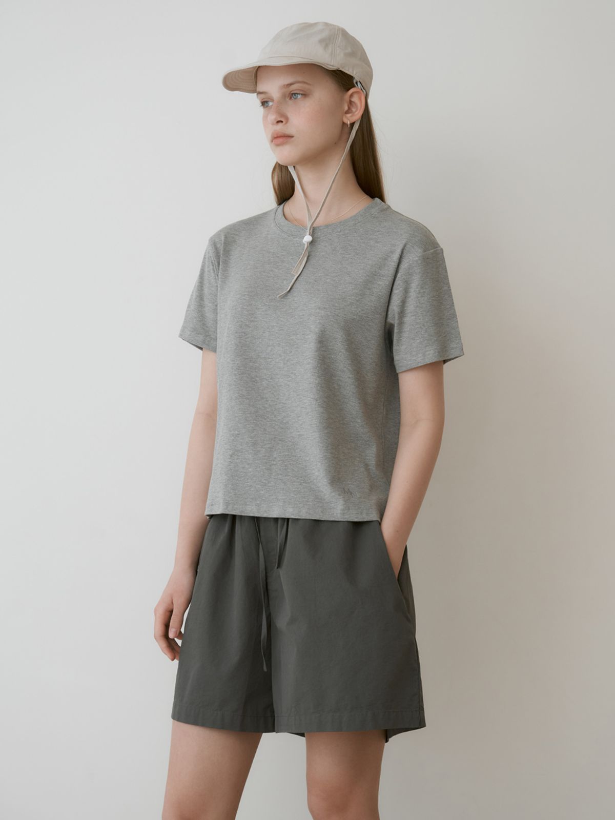 더미튼(THEMITTEN) Foyer half t-shirt (gray)