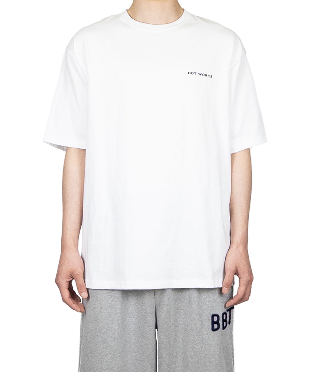 바스바타(BASBAATAA) HERITAGE LETTERING TEE(White)