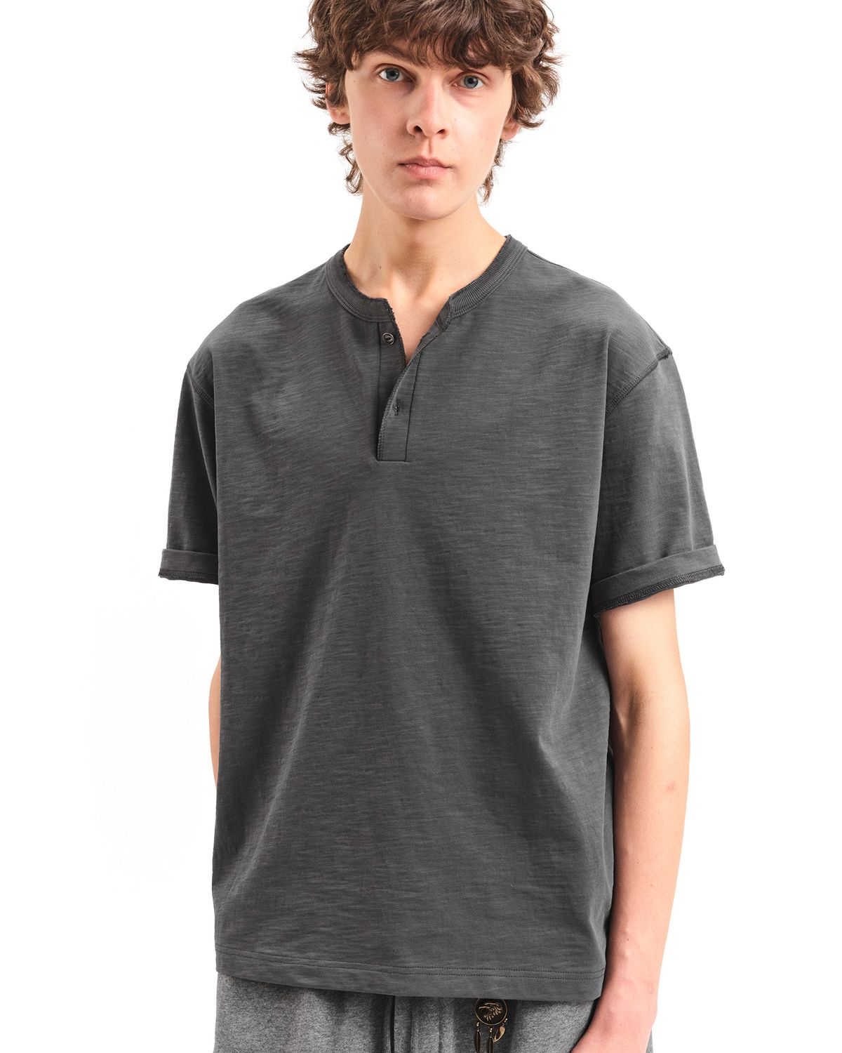 포커페이스(POKERFACE) SLUB HENLEY NECK T-SHIRTS CHARCOAL