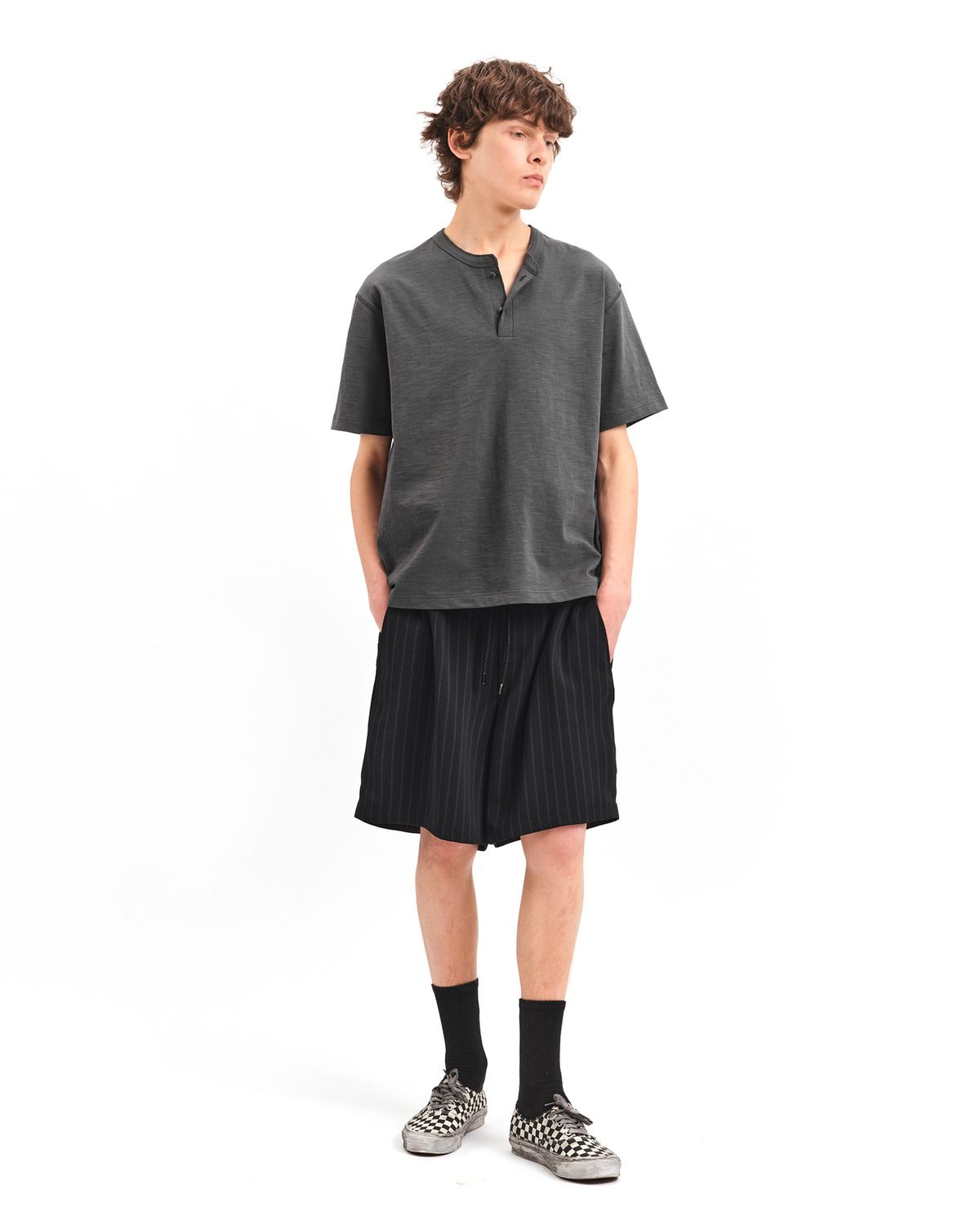 포커페이스(POKERFACE) SLUB HENLEY NECK T-SHIRTS CHARCOAL