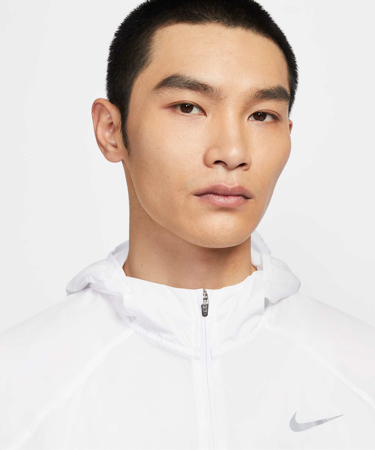 나이키(NIKE) 스트라이드 리펠 UV 러닝 재킷 M - 화이트 / HV4549-100