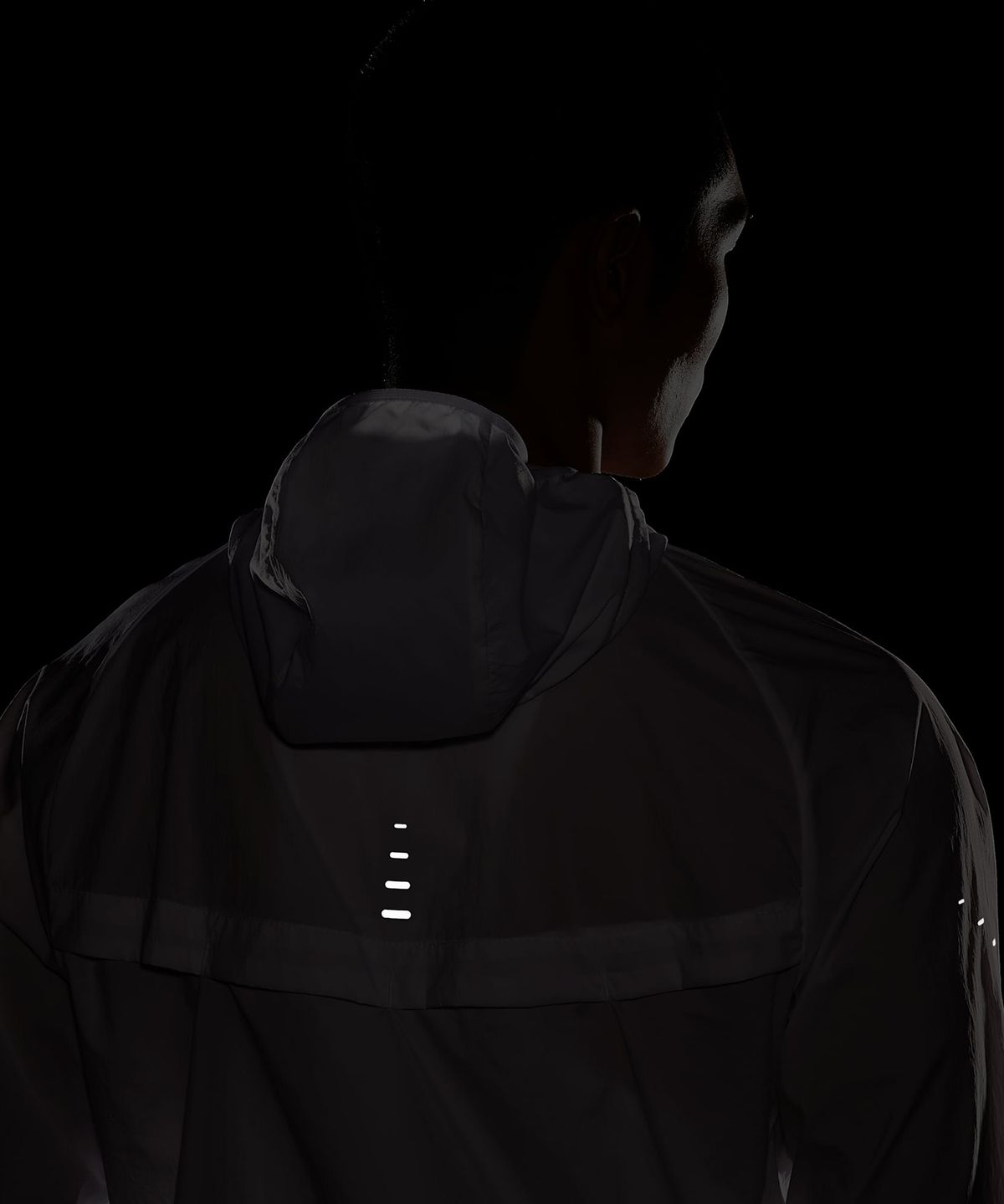 나이키(NIKE) 스트라이드 리펠 UV 러닝 재킷 M - 화이트 / HV4549-100