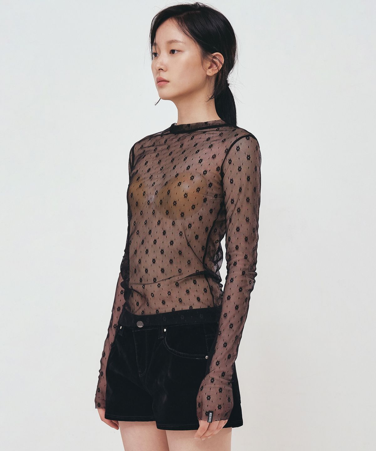 닉앤니콜(NICK&NICOLE) MASH FLOWER PATTERN TOP_BLACK