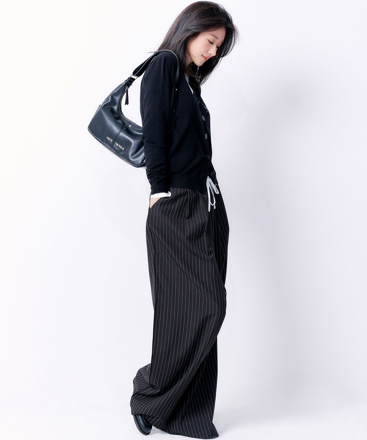 닉앤니콜(NICK&NICOLE) STRIPE LAYERED PINTUCK SLACKS_BLACK