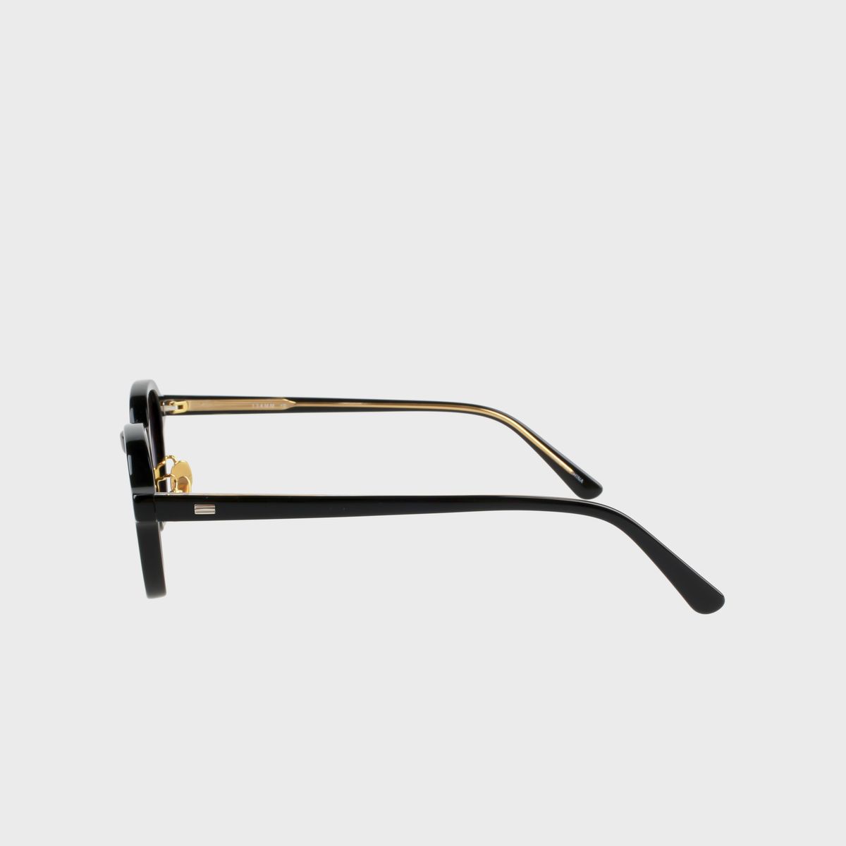 일삼사엠엠(134MM) OVAL 클랙식 틴트 변색선글라스 블랙