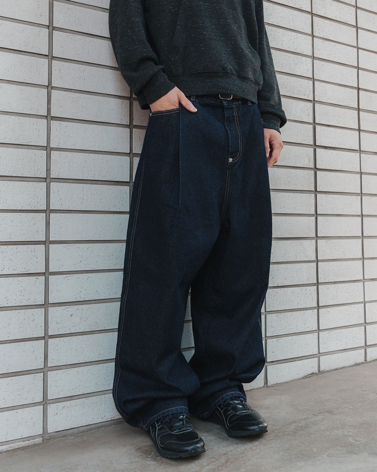 사일런트실러블(SILENTSYLLABLE) Fold back 4tuck denim pants / Indigo