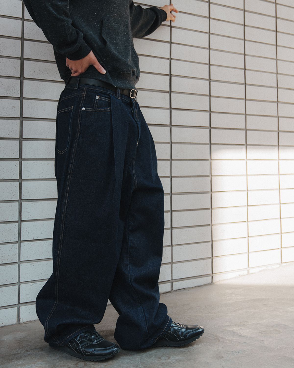 사일런트실러블(SILENTSYLLABLE) Fold back 4tuck denim pants / Indigo