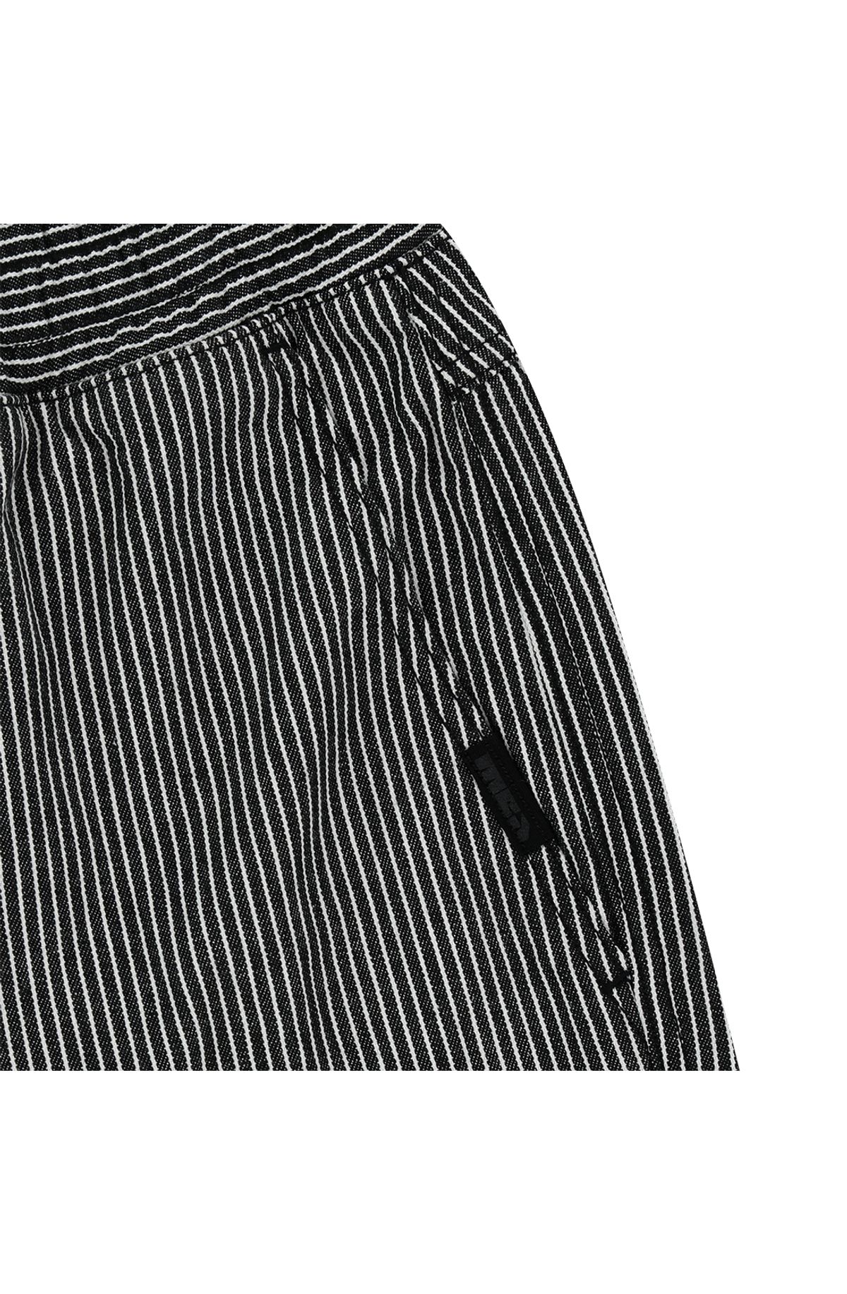 메아(MEA) DENIM SHORTS [BLACK STRIPE]