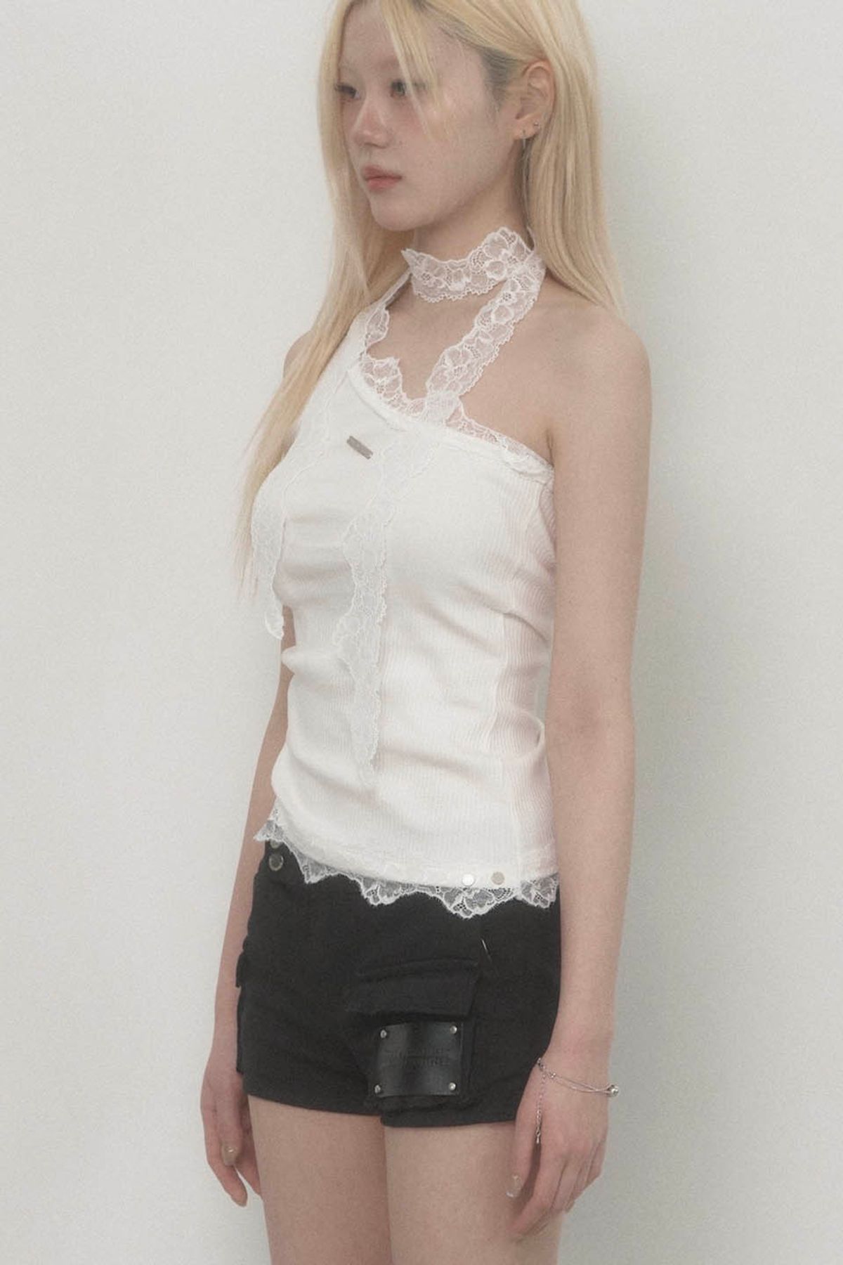 에트오소메(ETRE AU SOMMET) Lace One-shoulder Top (White)