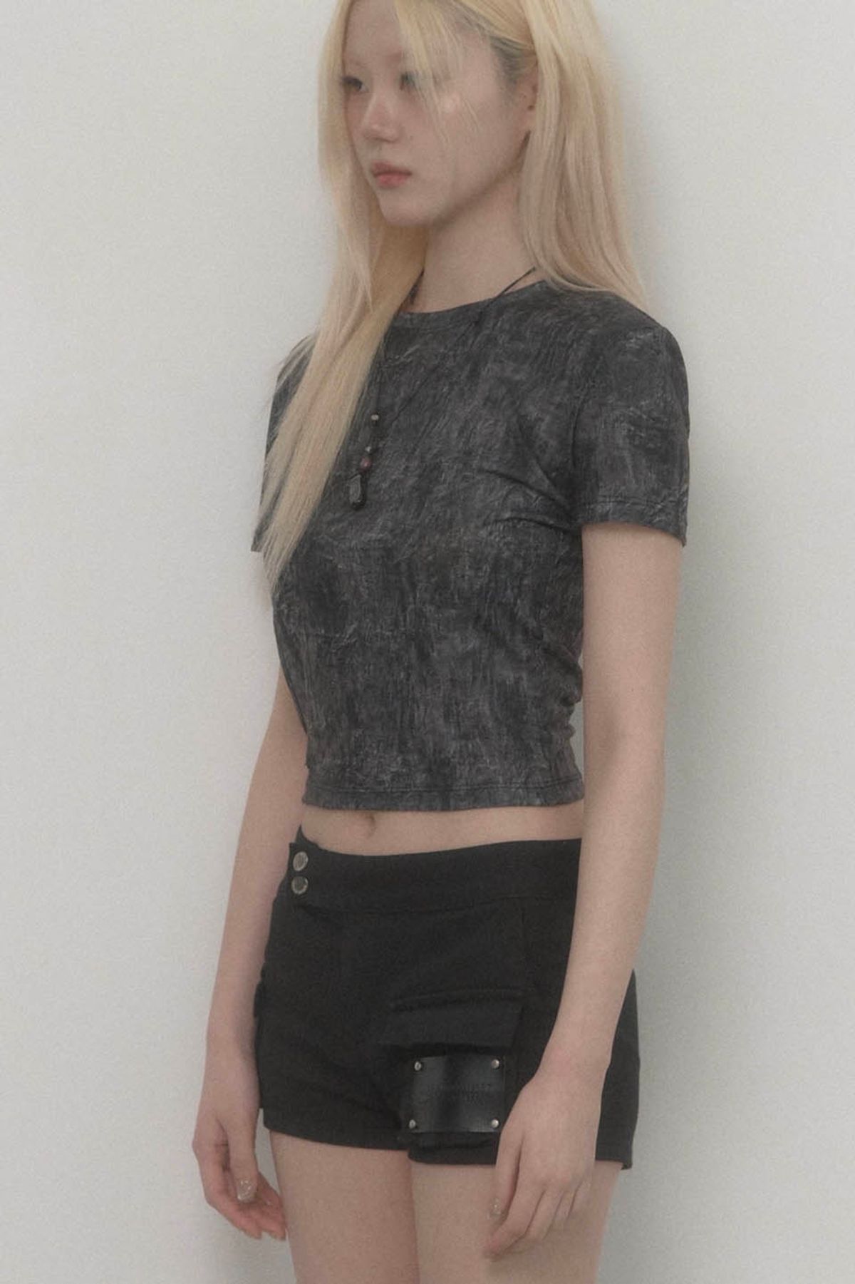 에트오소메(ETRE AU SOMMET) Graphic Side-hole Top (Black)