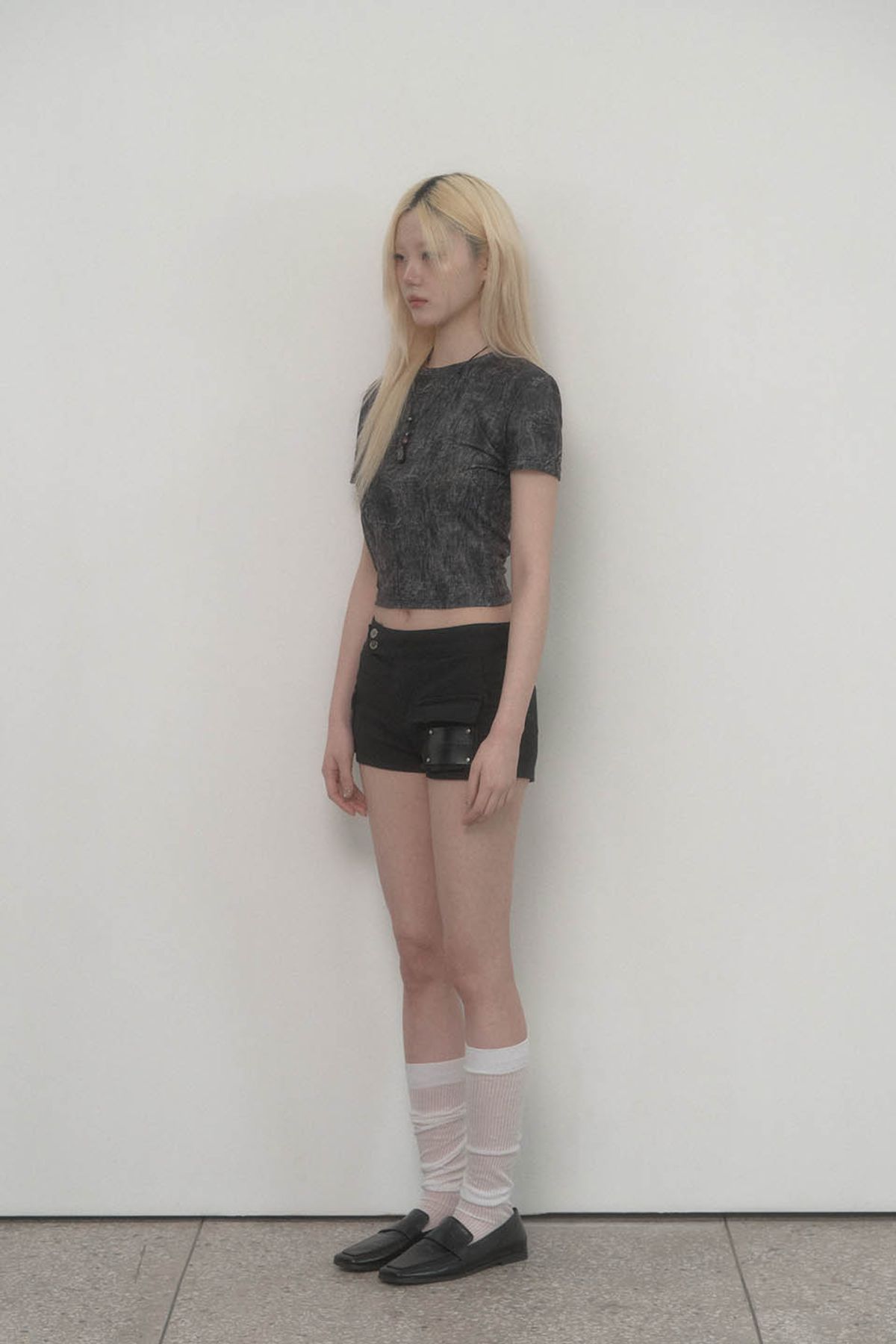 에트오소메(ETRE AU SOMMET) Graphic Side-hole Top (Black)