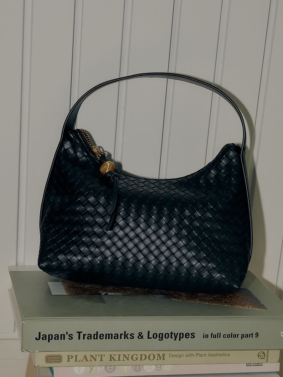 MUSINSA | DENU Jane Weaving Tote Bag [BLACK]