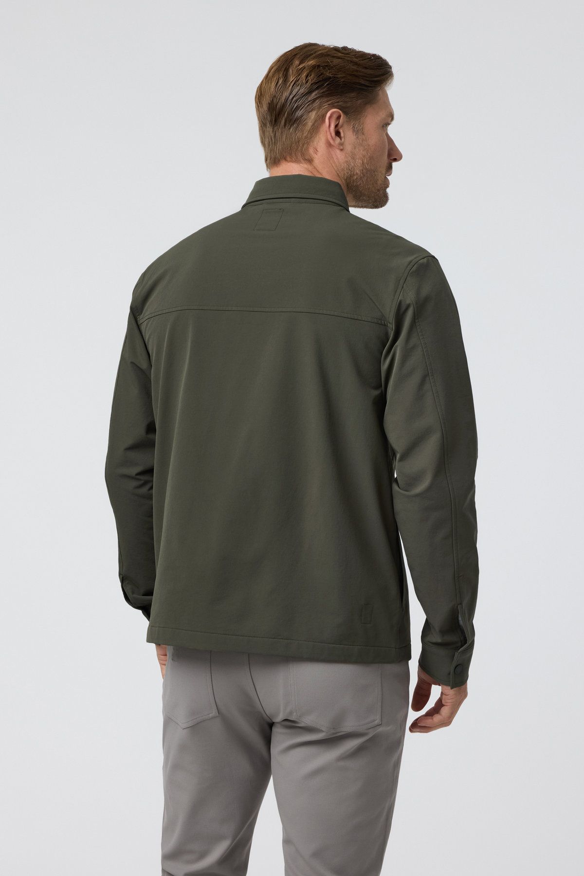 뷰오리(VUORI) [남성] 로슨 테크 셔츠 자켓 _카키 VR15110007