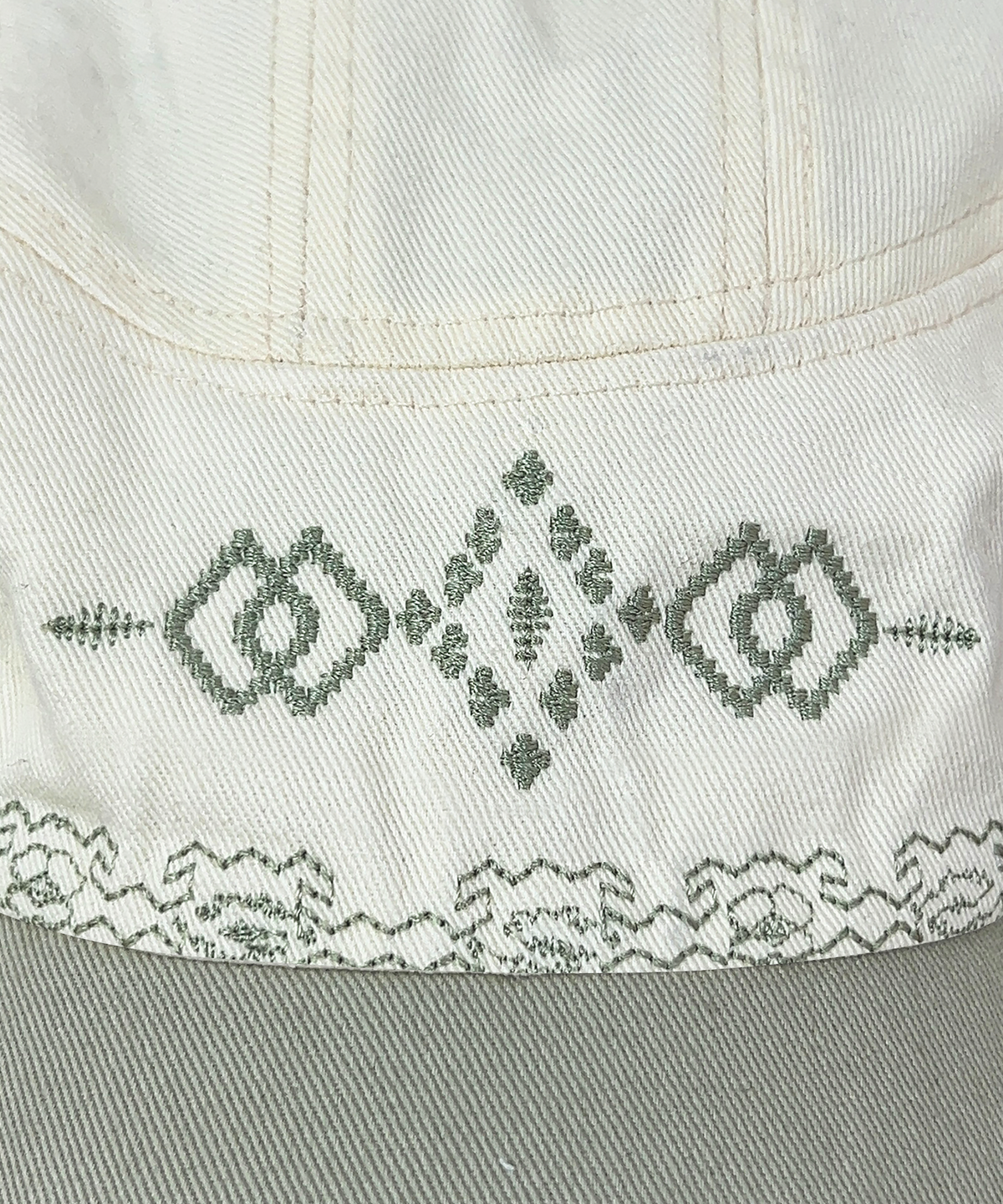 더콜디스트모먼트(THECOLDESTMOMENT) TCM ethnic 3 panel cap (ivory)