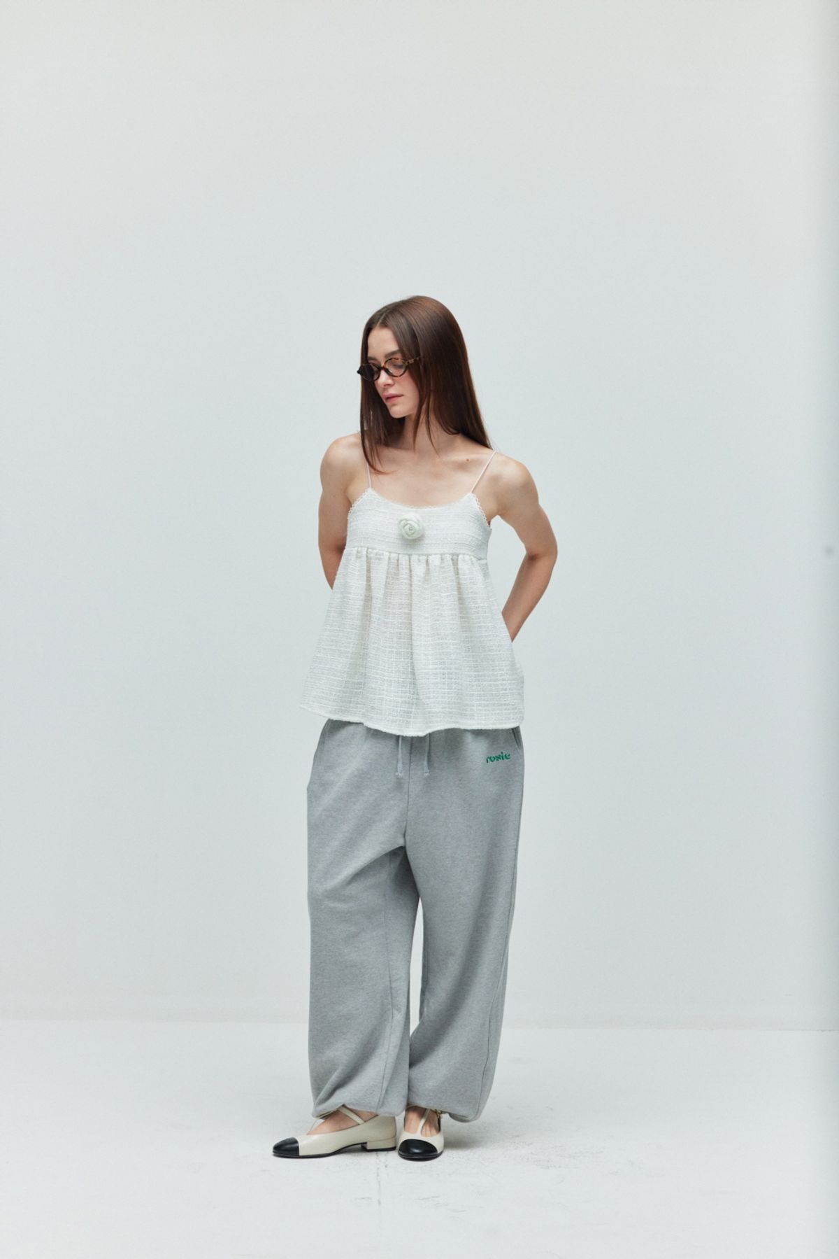 로지(ROSIE) tweed sleeveless top/white