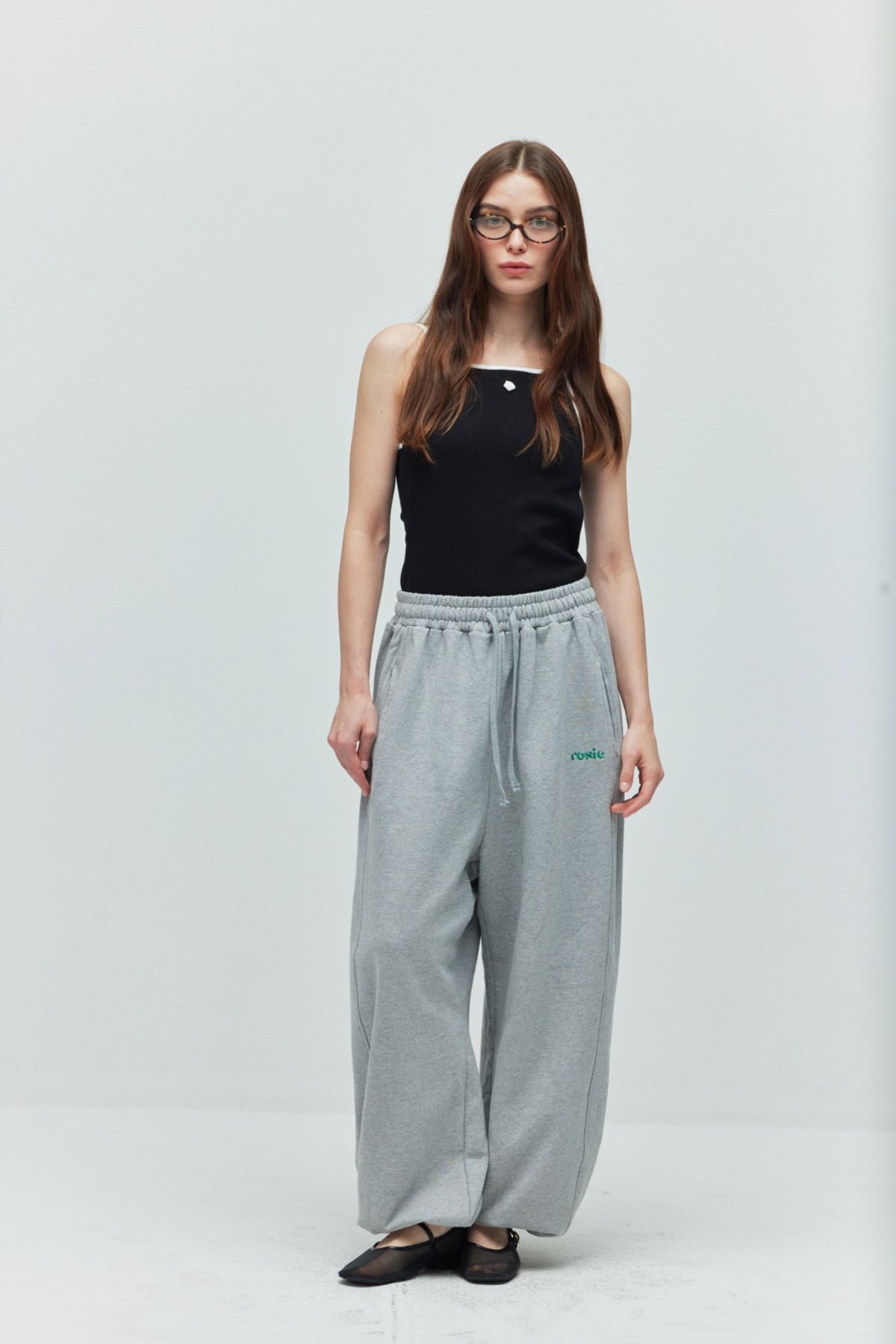 로지(ROSIE) Rose ribbed top_black