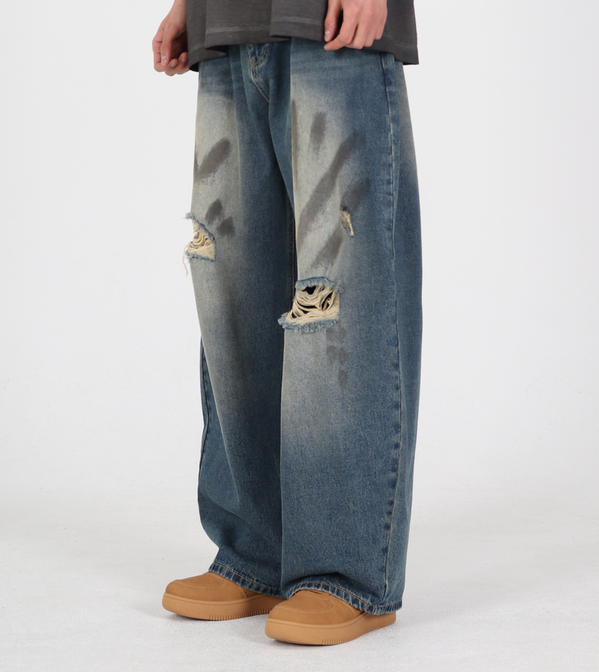 MUSINSA公式 | BUTTON SEOUL Hand Printed Washed Curved Denim