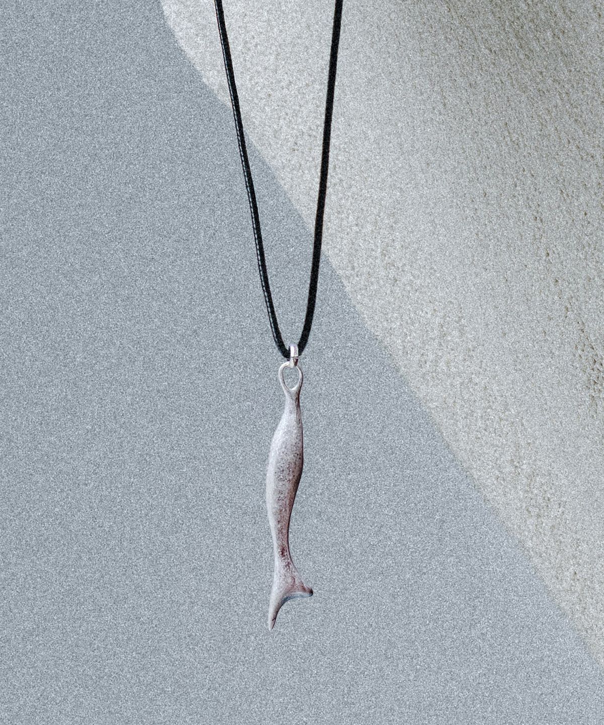 스칼렛또블랙(SCALETTOBLACK) WSM006 Silver Fish Pendant Necklace