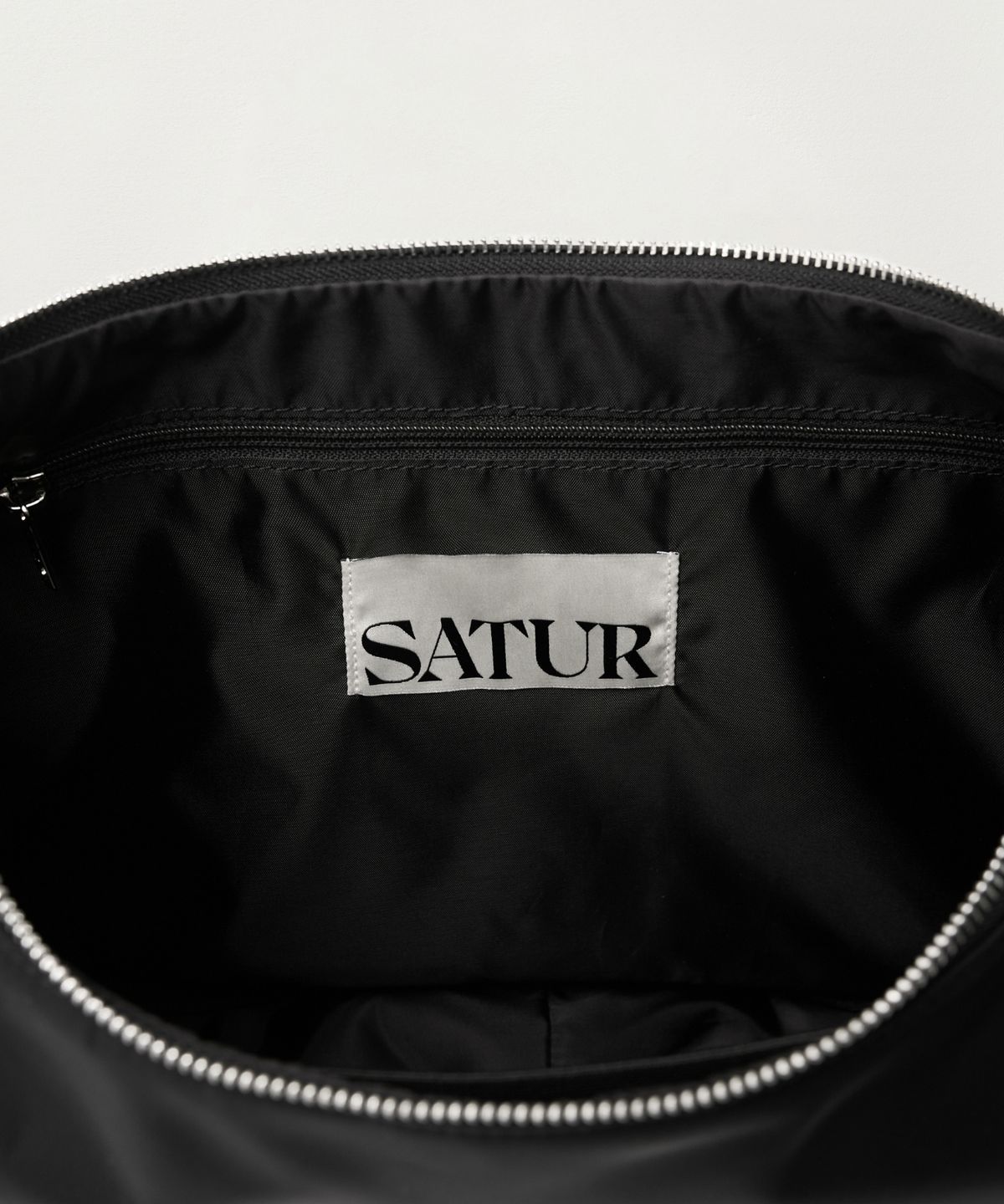 세터(SATUR) 빅 호보 숄더 백 블랙