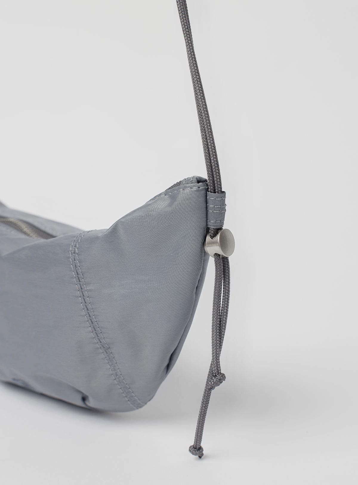 수뭄보눔(SUMUMBONUM) Owen Bag [Gray]