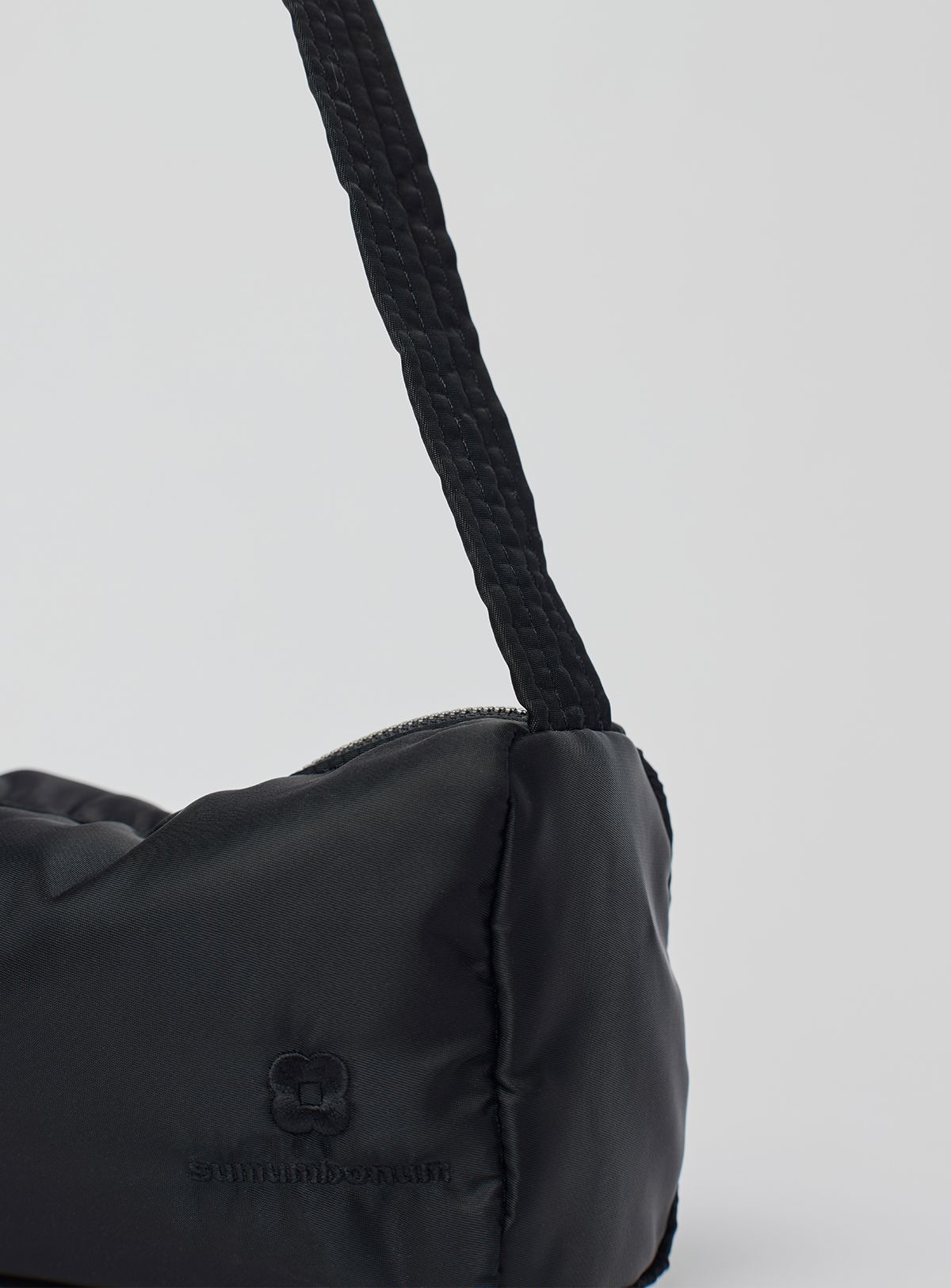 수뭄보눔(SUMUMBONUM) Liam Bag [Black]