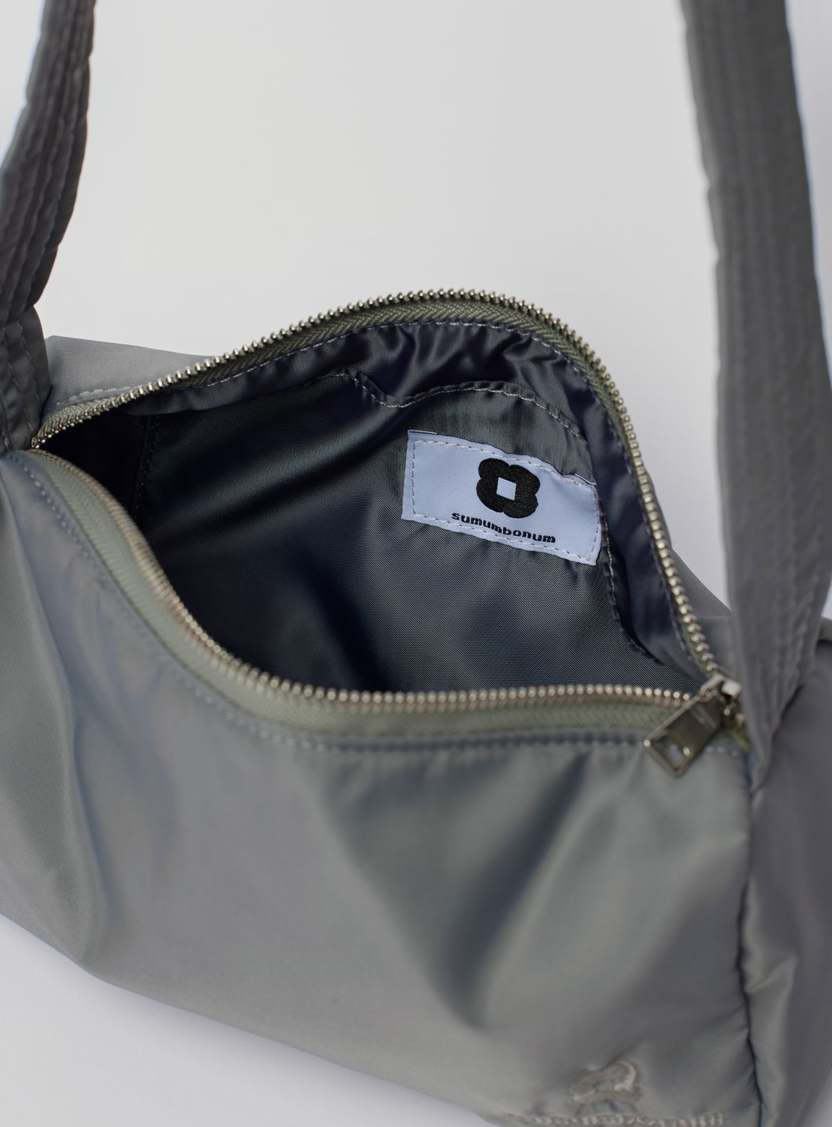 수뭄보눔(SUMUMBONUM) Liam Bag [Gray]