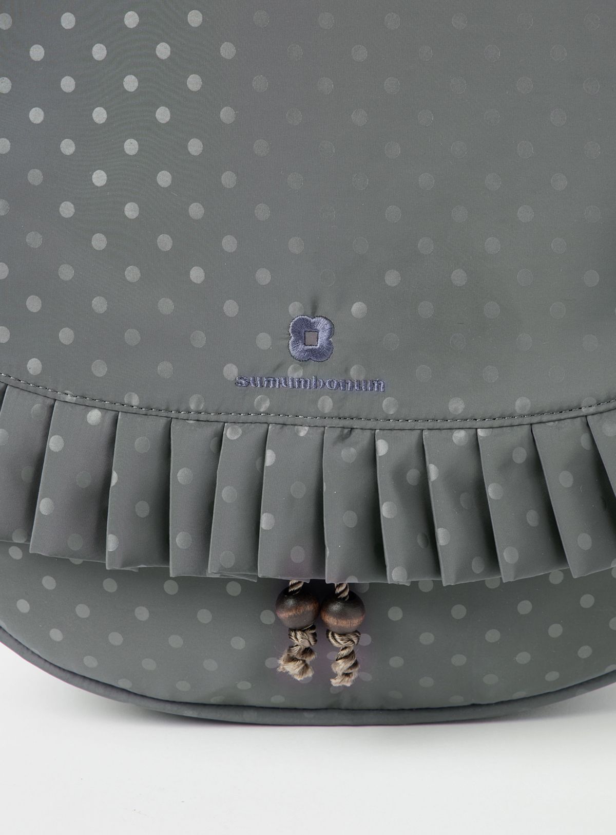 수뭄보눔(SUMUMBONUM) Dot pleats backpack large [Warm gray]