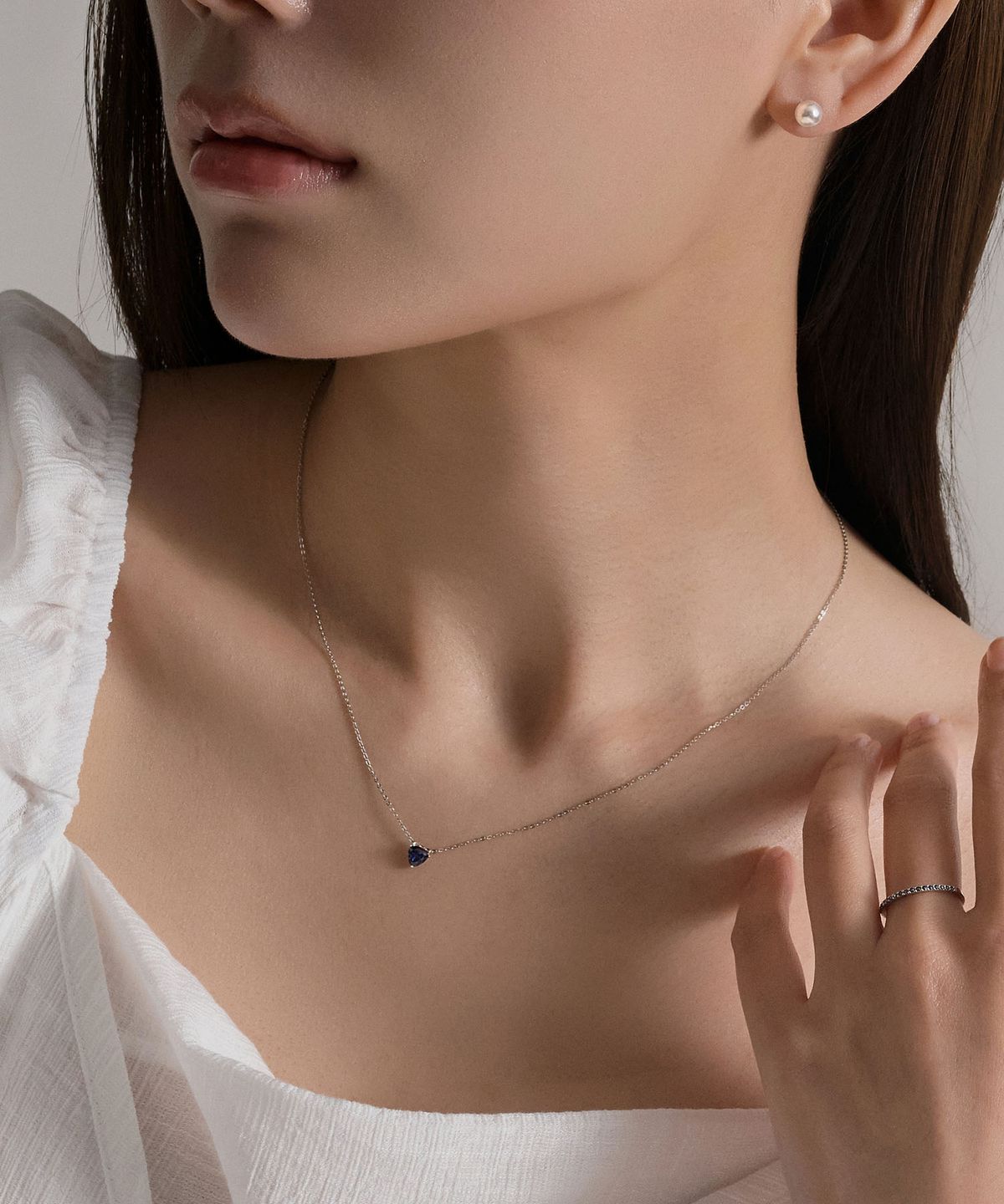 로이드(LLOYD) 블루 사파이어 바 10K 골드 목걸이 LNF25007D